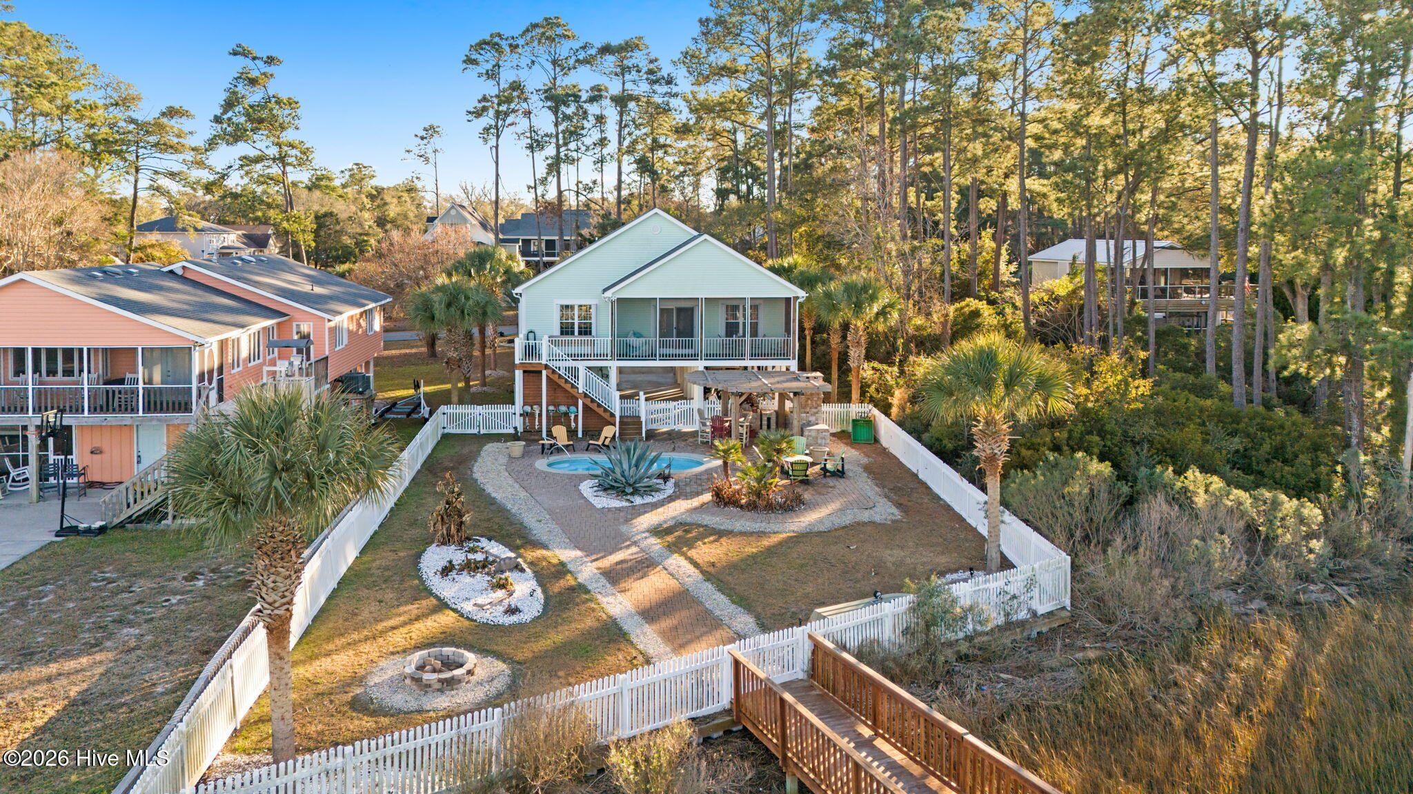 100553257 | Photo 30