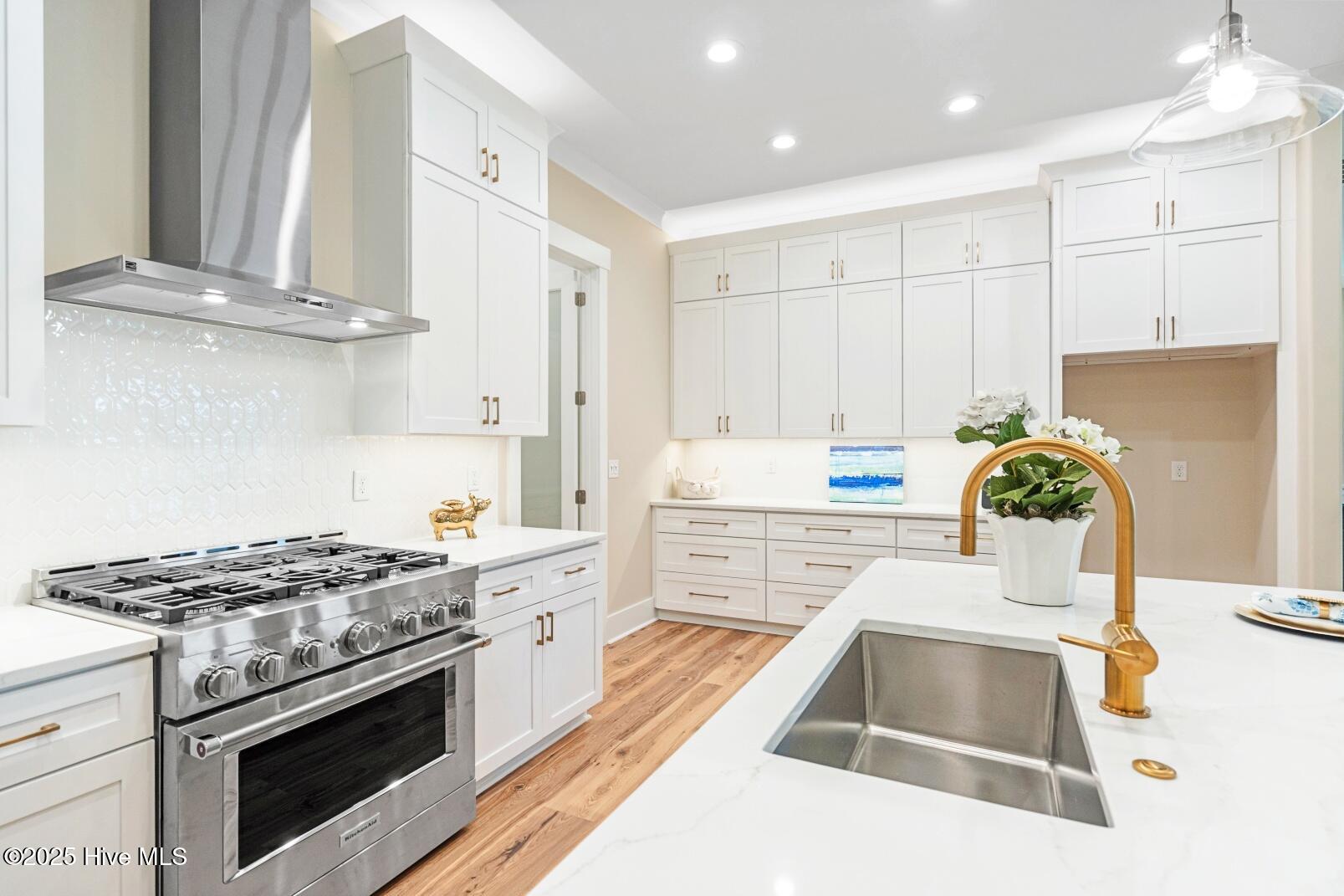 100550201 | Photo 11