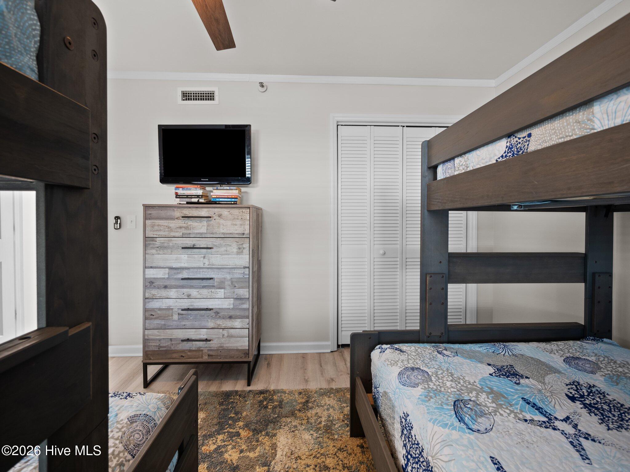 100548532 | Photo 24