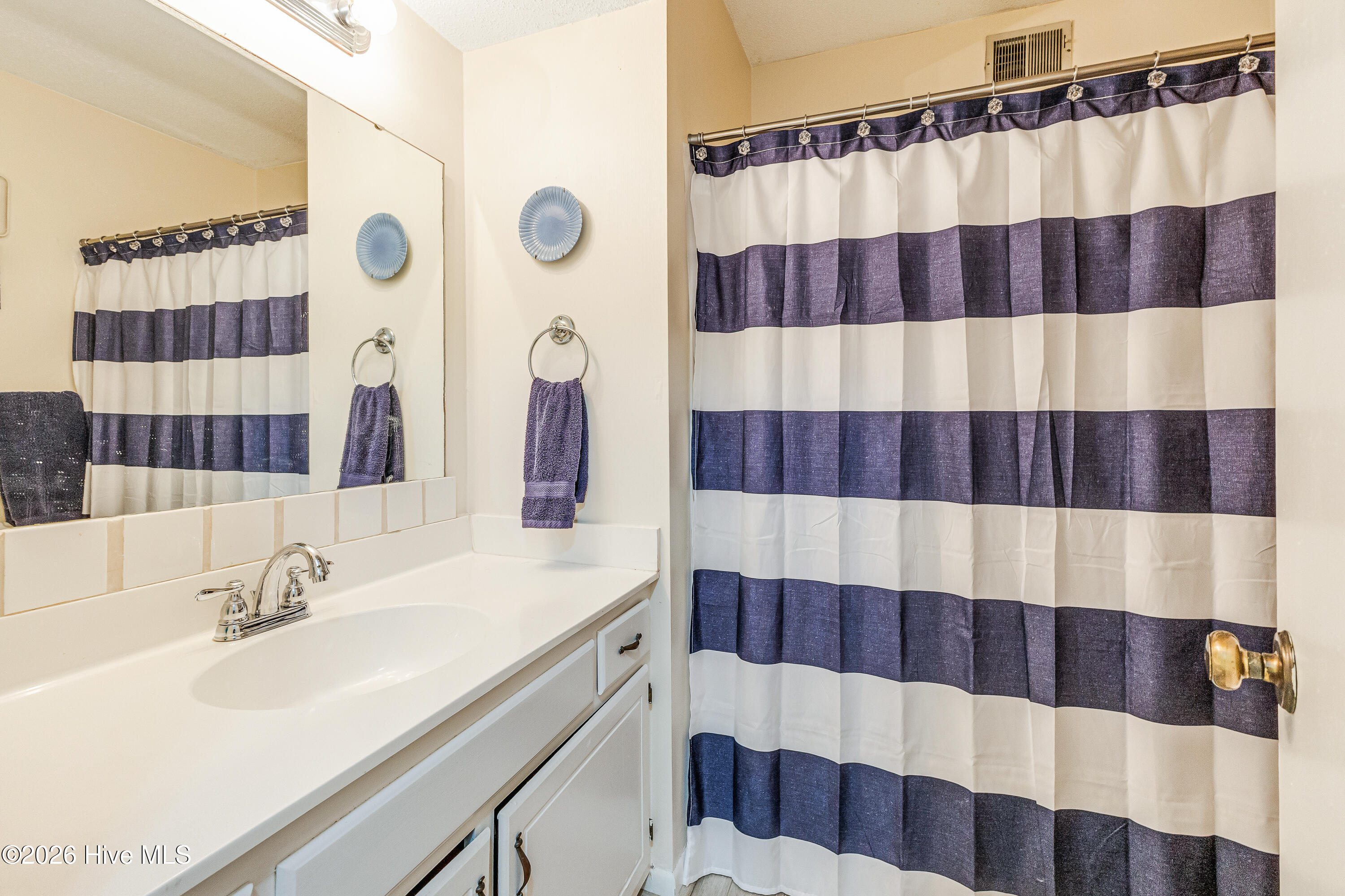 100556159 | Photo 20