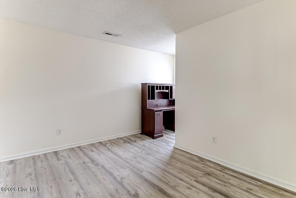 100556707 | Photo 16