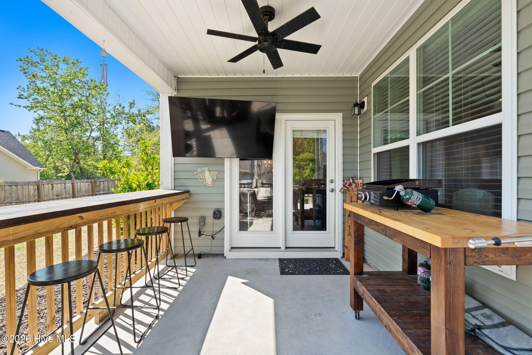 100569601 | Photo 24