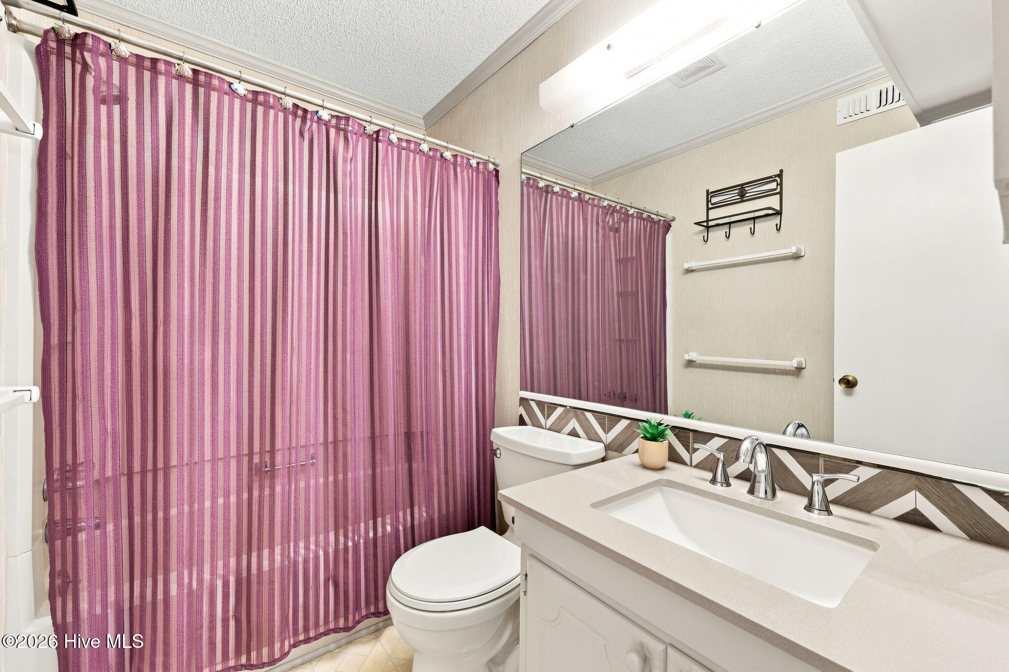 301 Commerce Way 