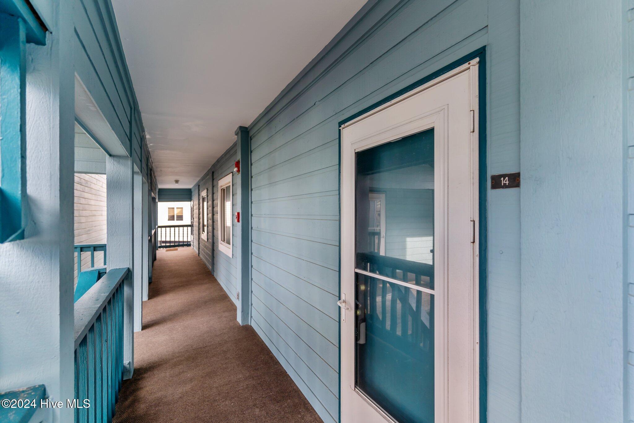 100475919 | Photo 24