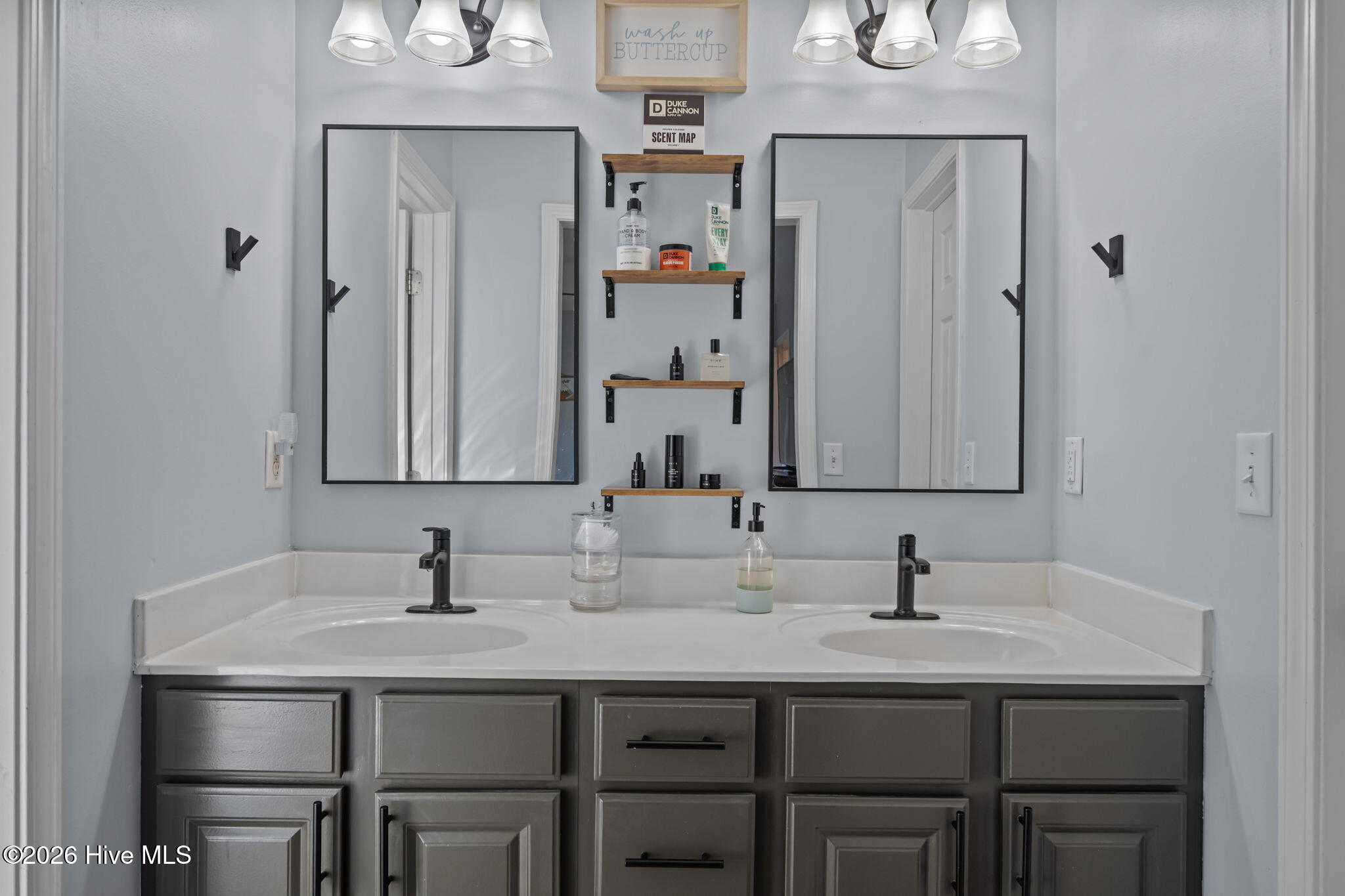 100558999 | Photo 28