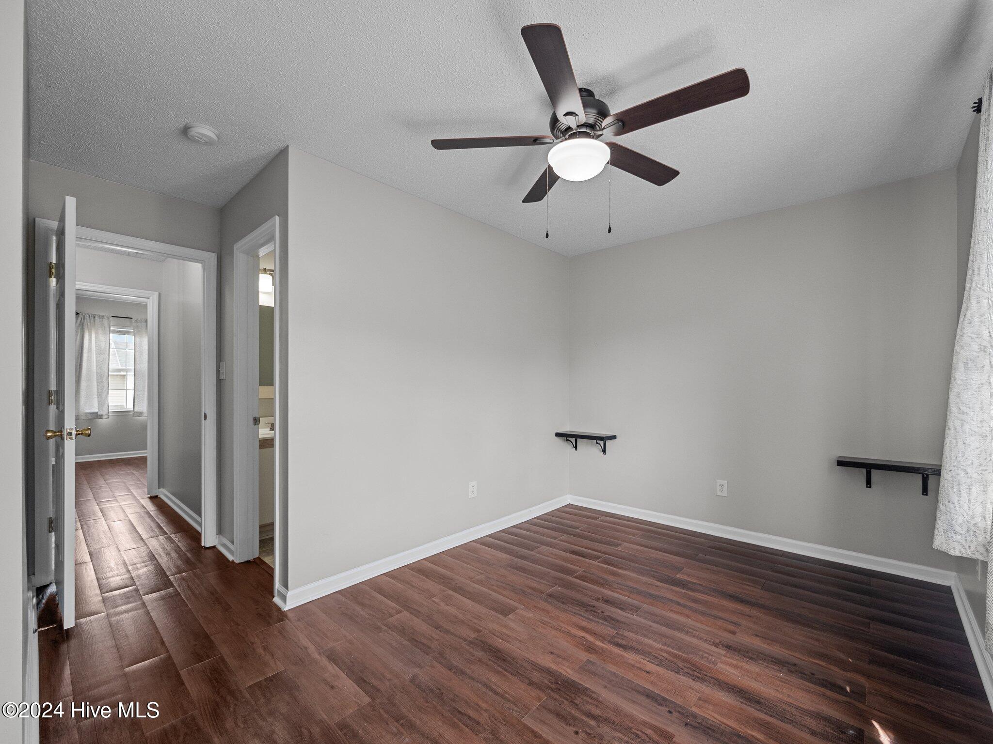 100542277 | Photo 12