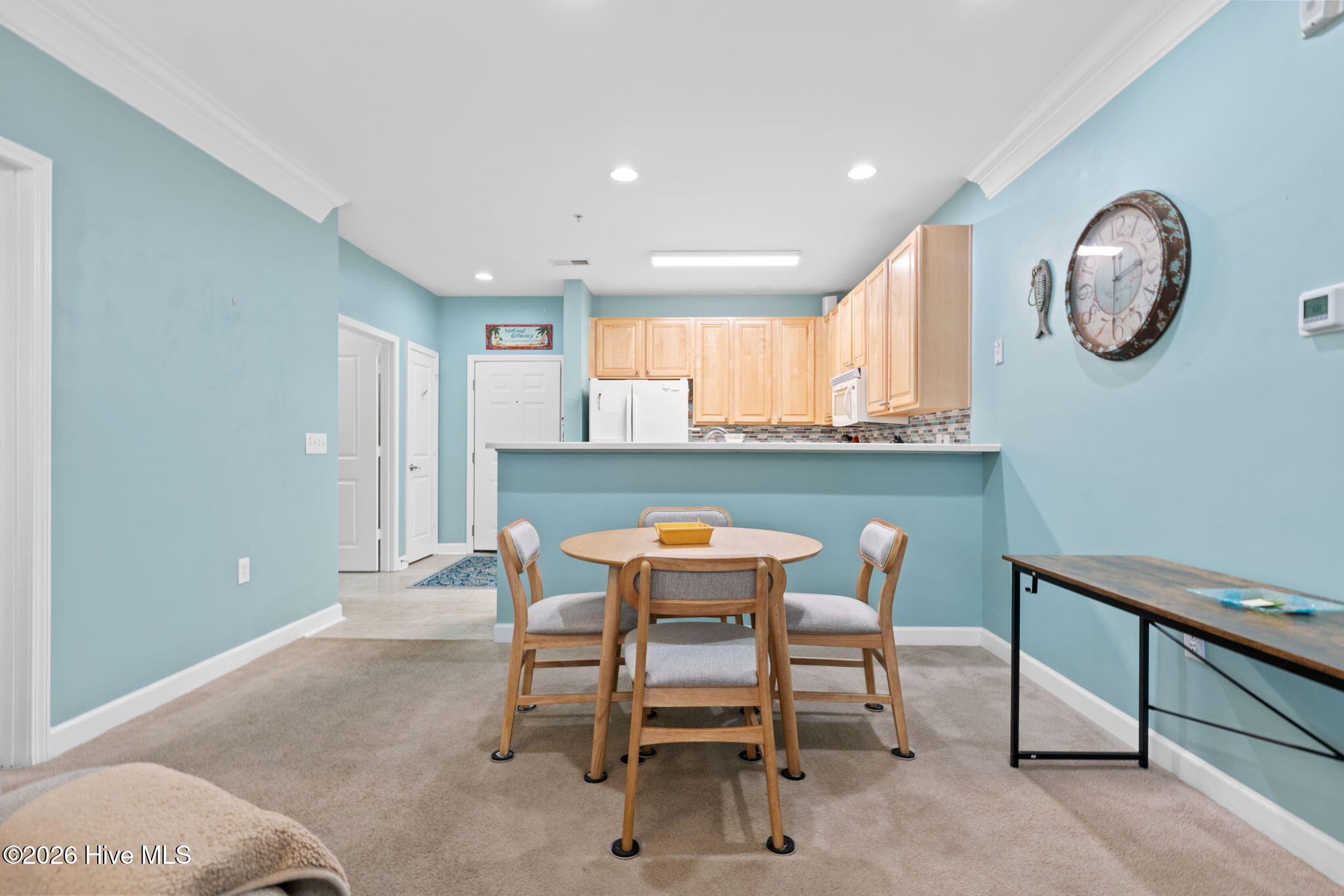 100548351 | Photo 24