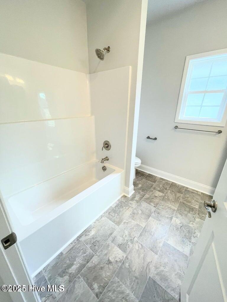 100527021 | Photo 53