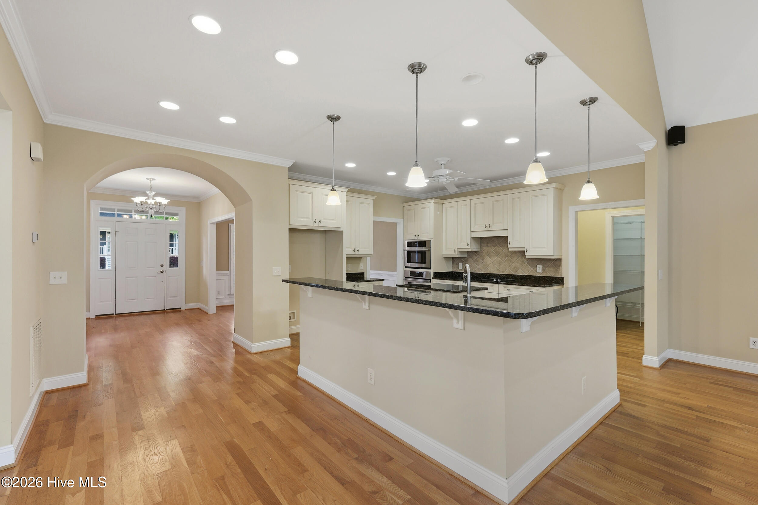 100567096 | Photo 26