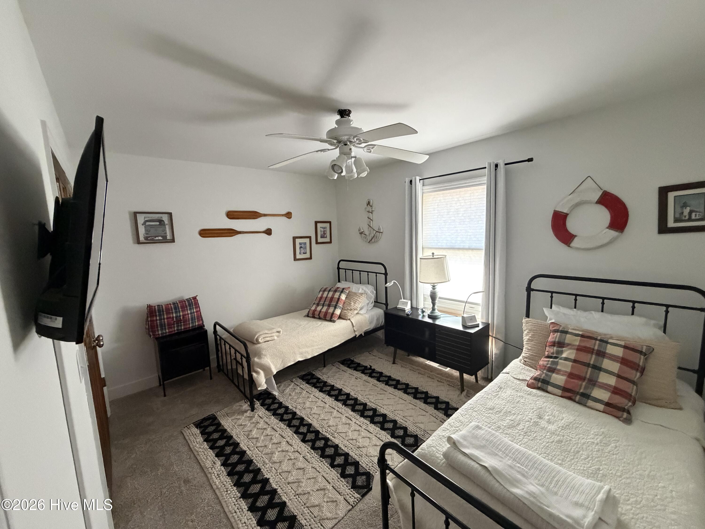 100557023 | Photo 11