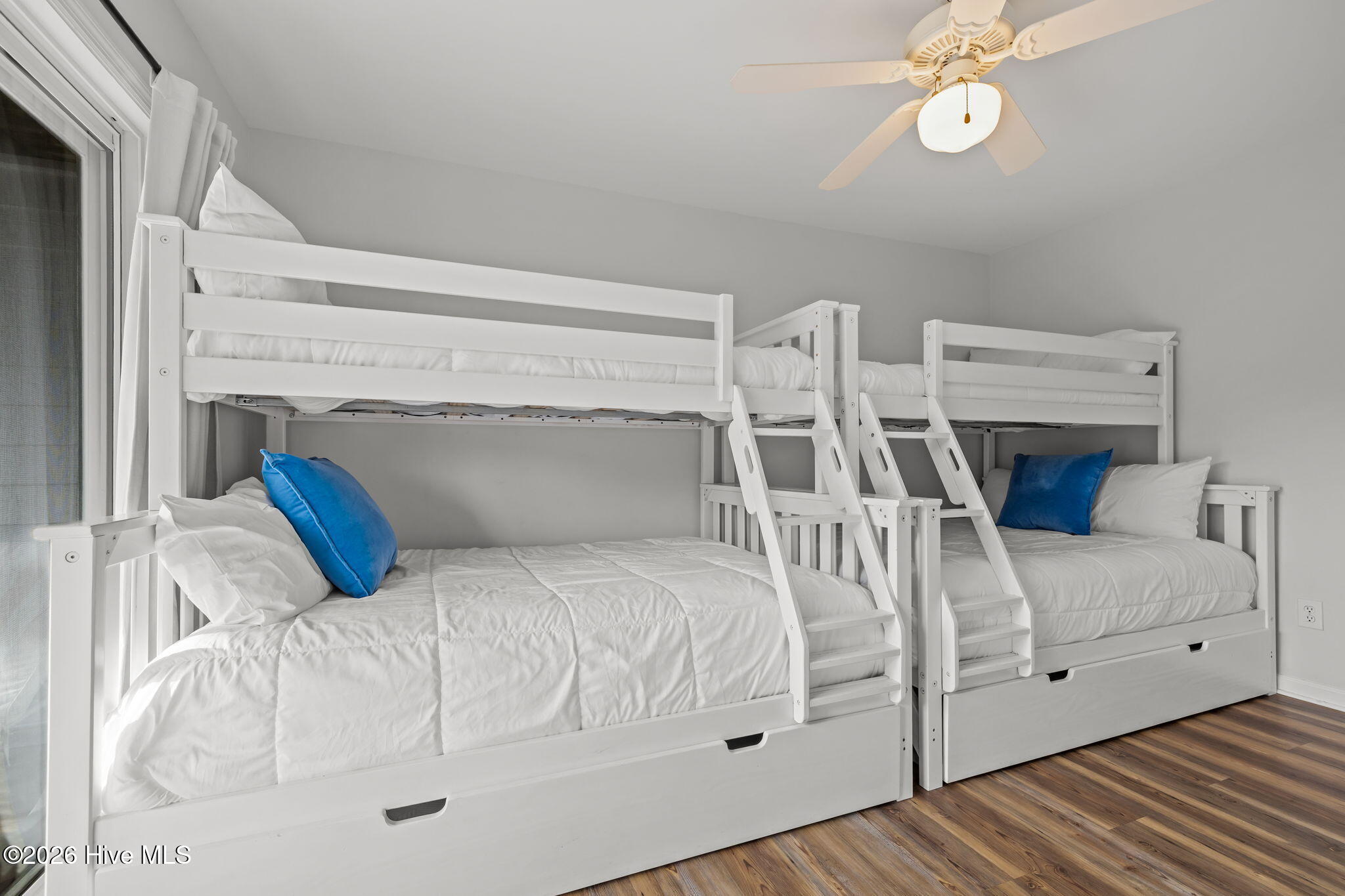 100547357 | Photo 46