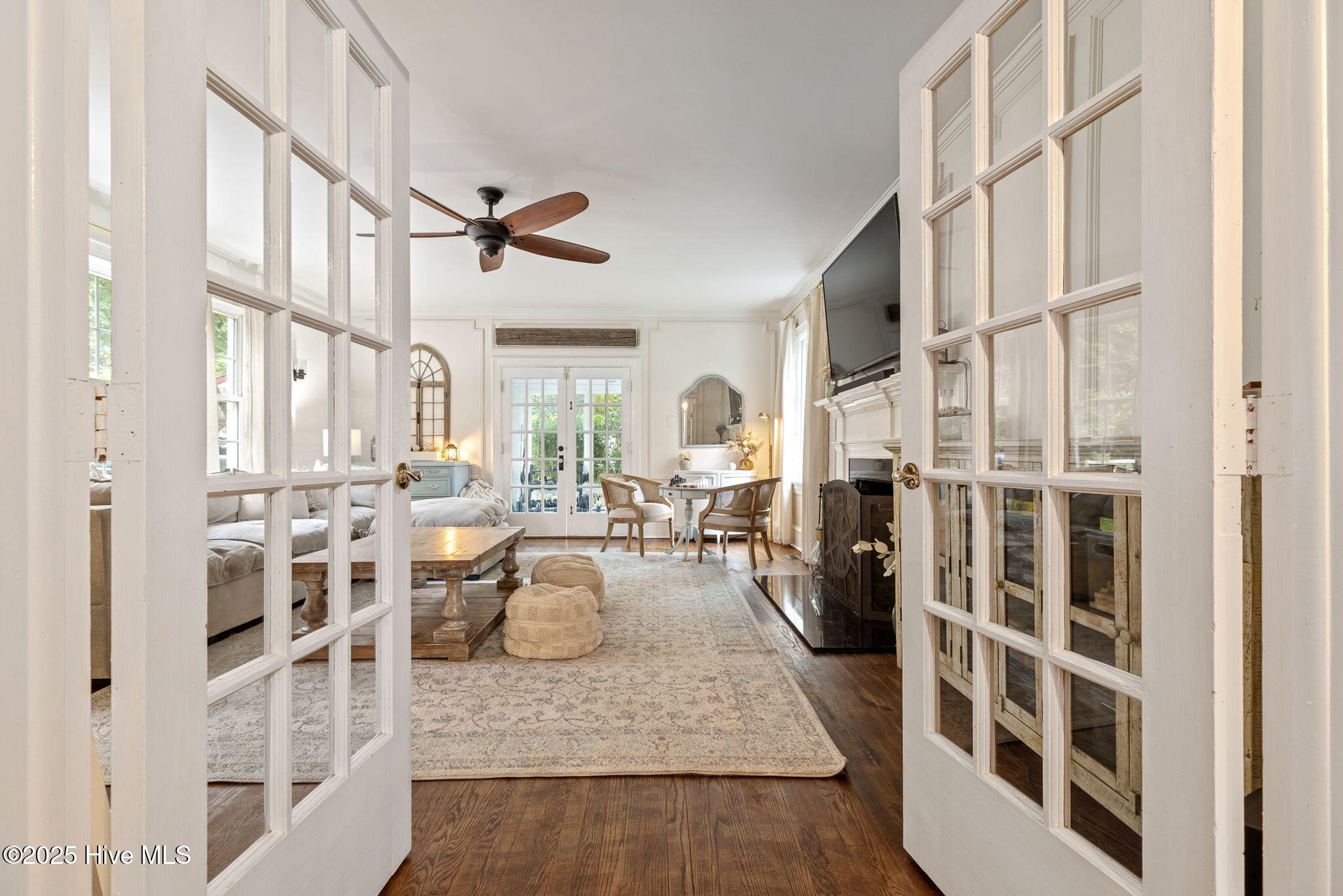 100533679 | Photo 15