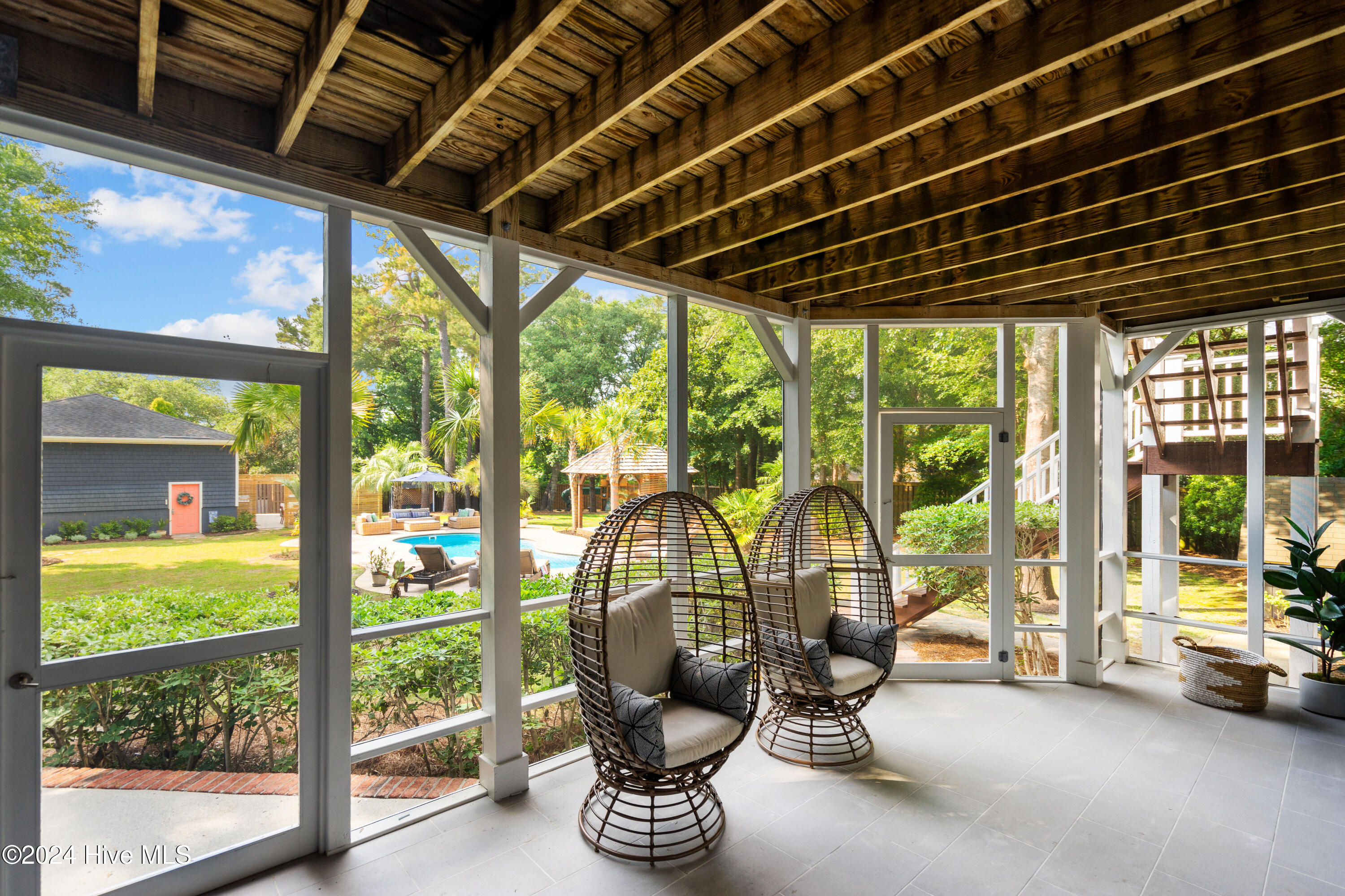 100550699 | Photo 38