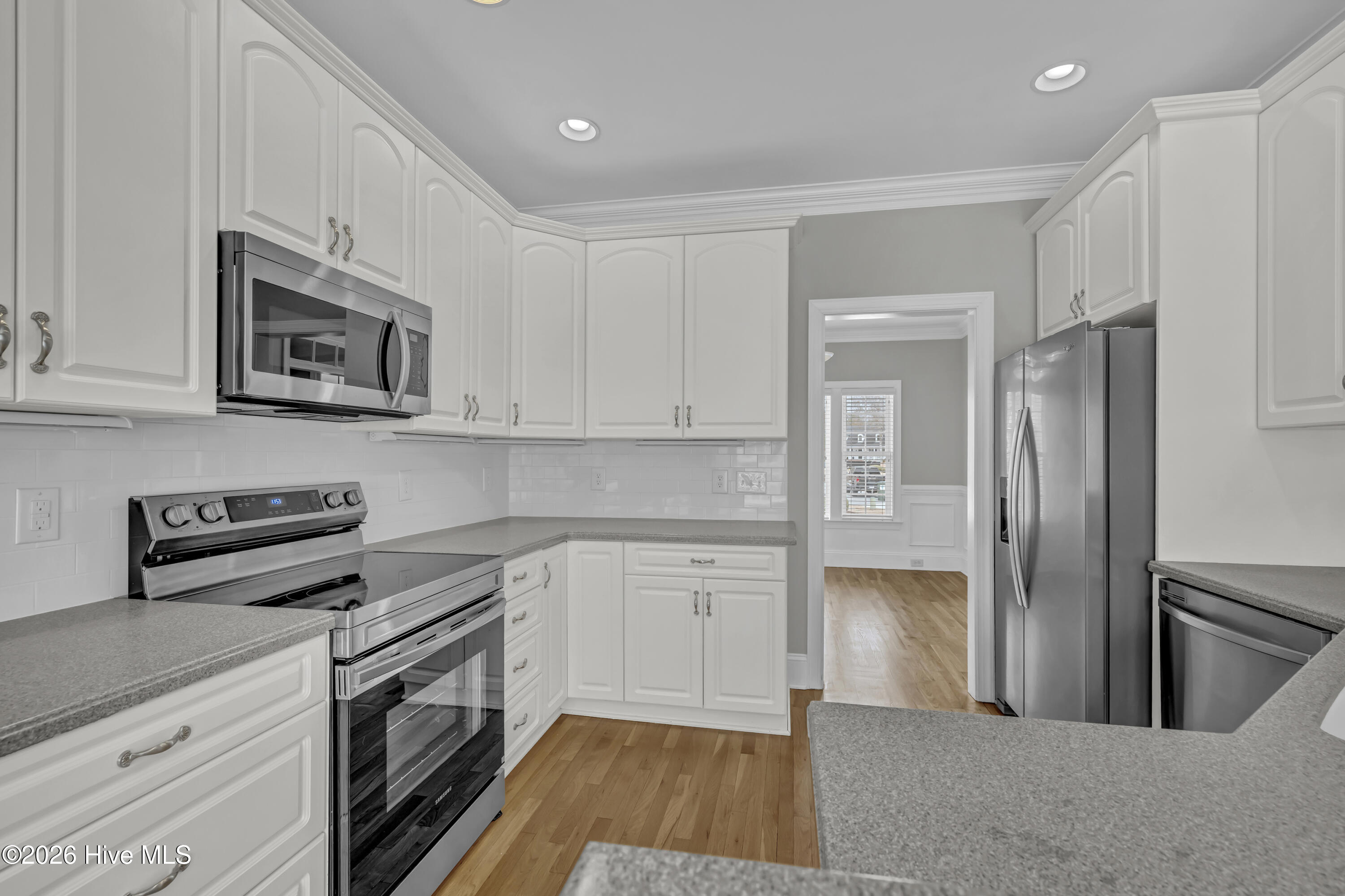 100555649 | Photo 11