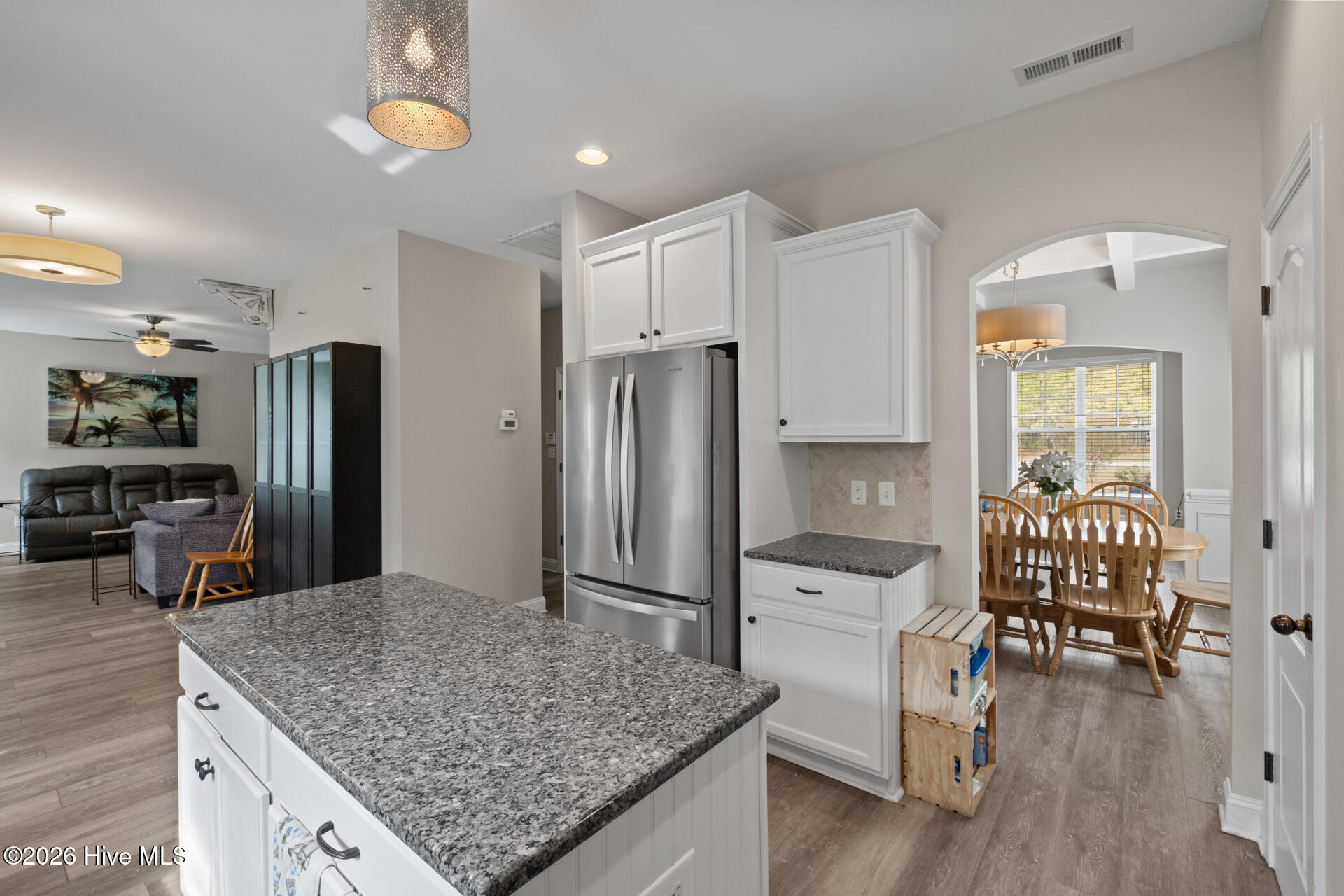 100566608 | Photo 12