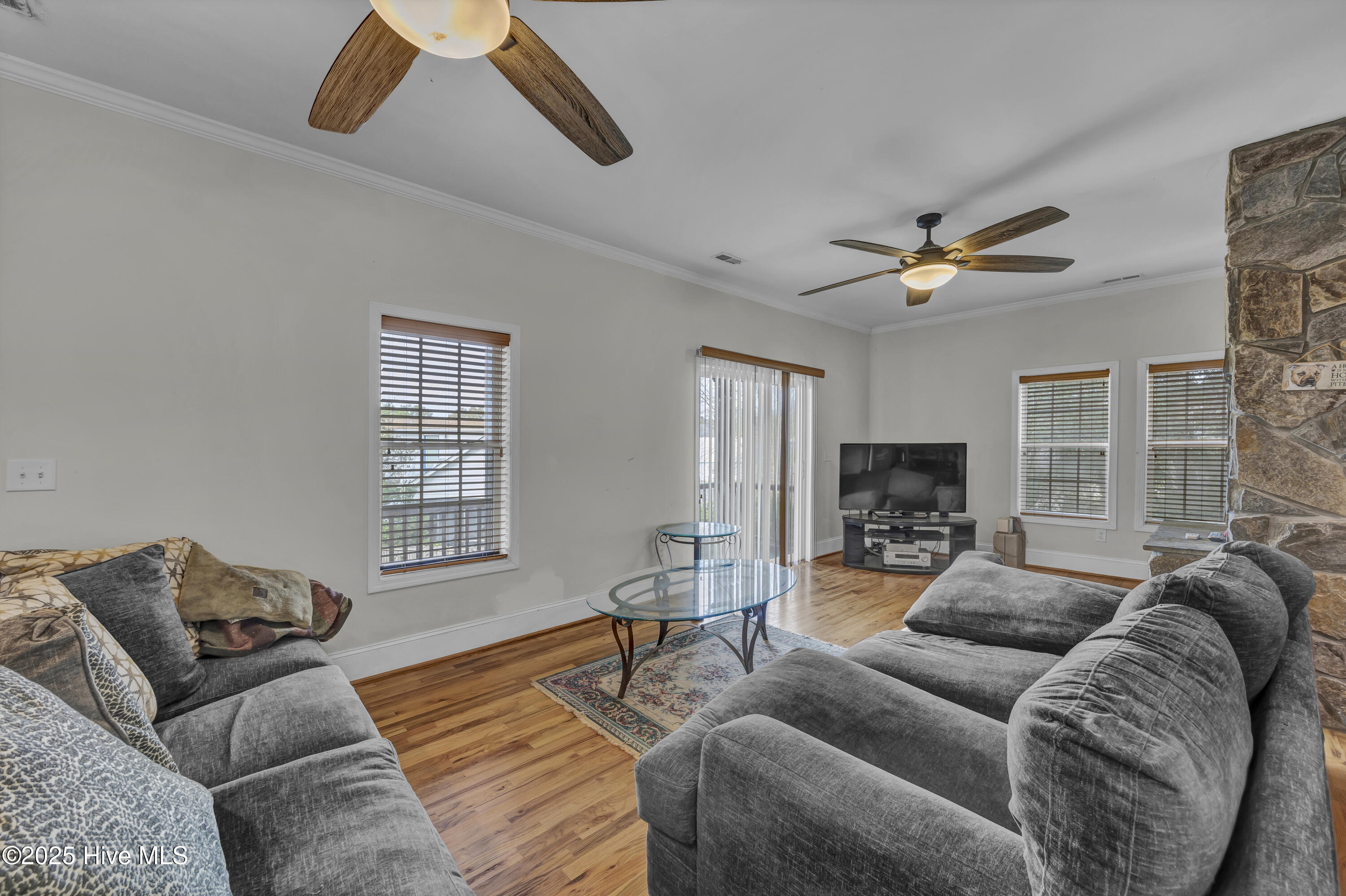 100544493 | Photo 10