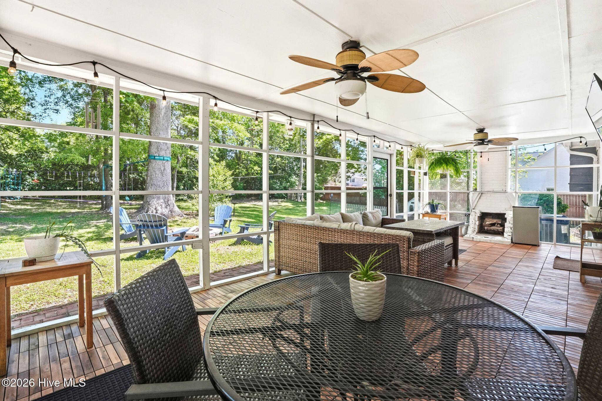 100568648 | Photo 24