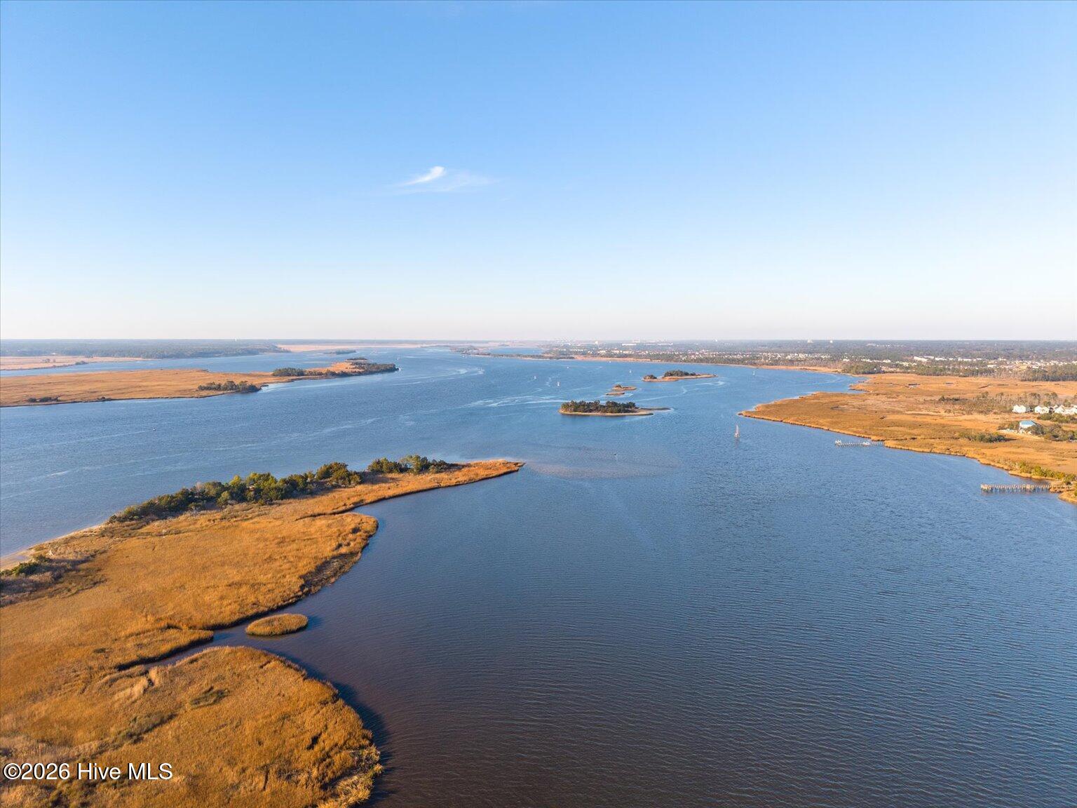 100548049 | Photo 63