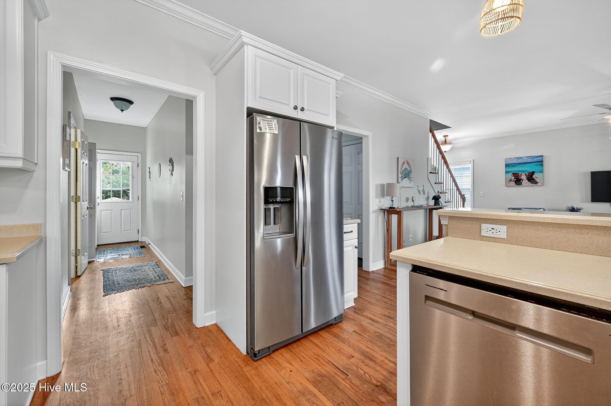 100527210 | Photo 12