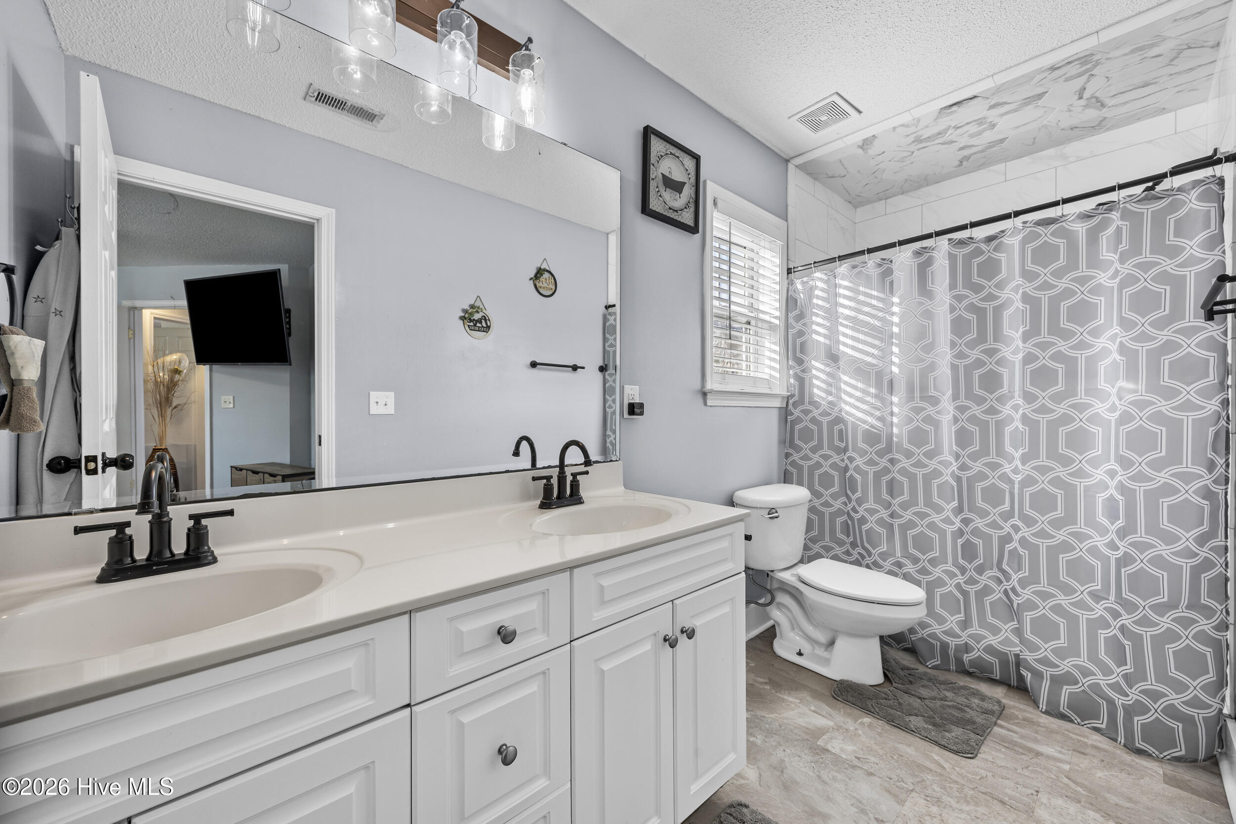 100553146 | Photo 18