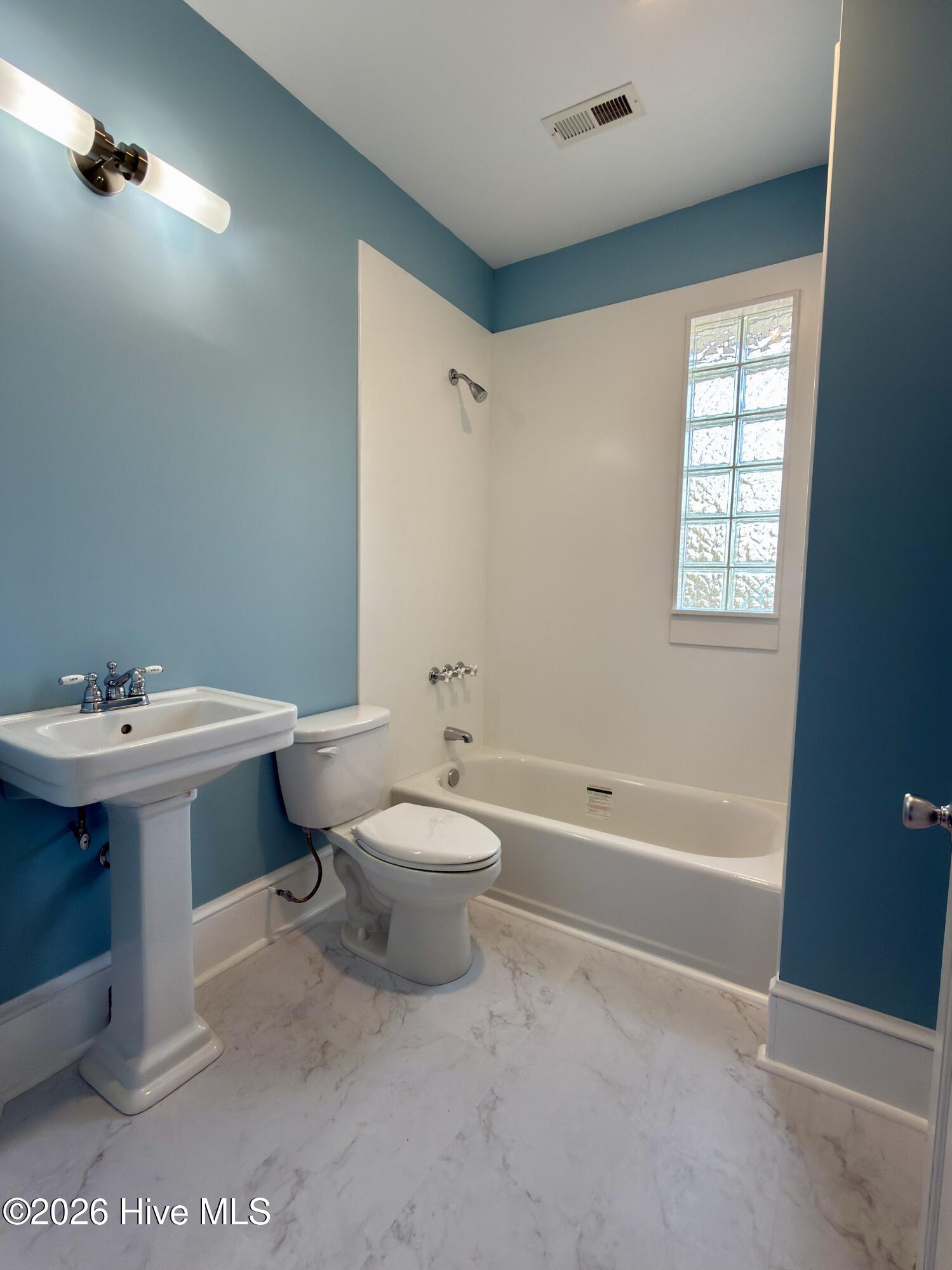 100521707 | Photo 26