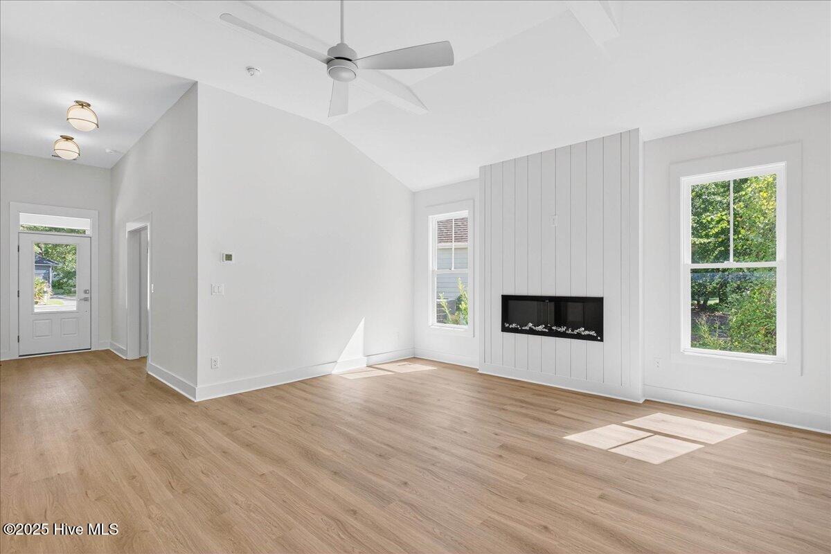 100489507 | Photo 19