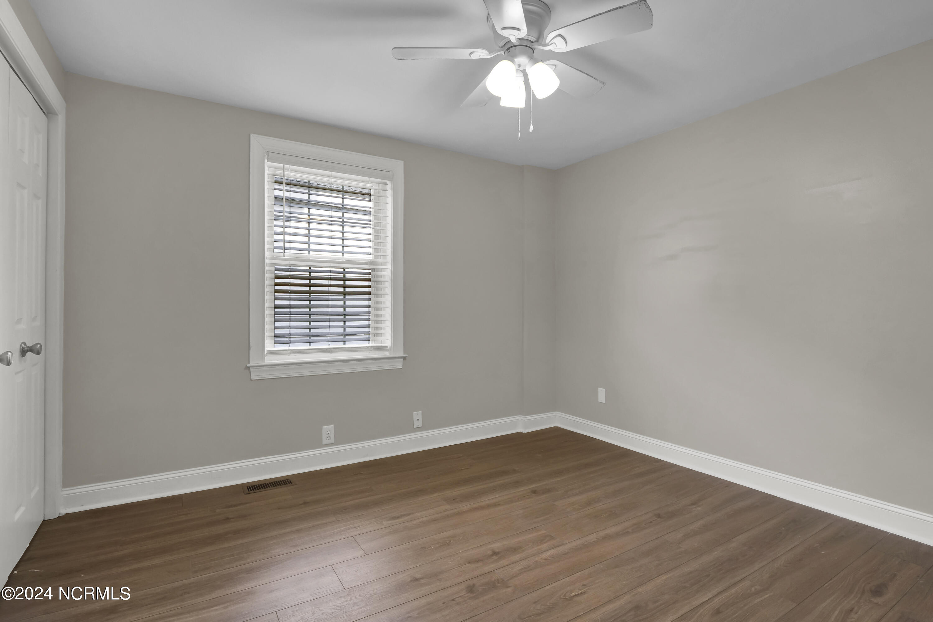 100501842 | Photo 16