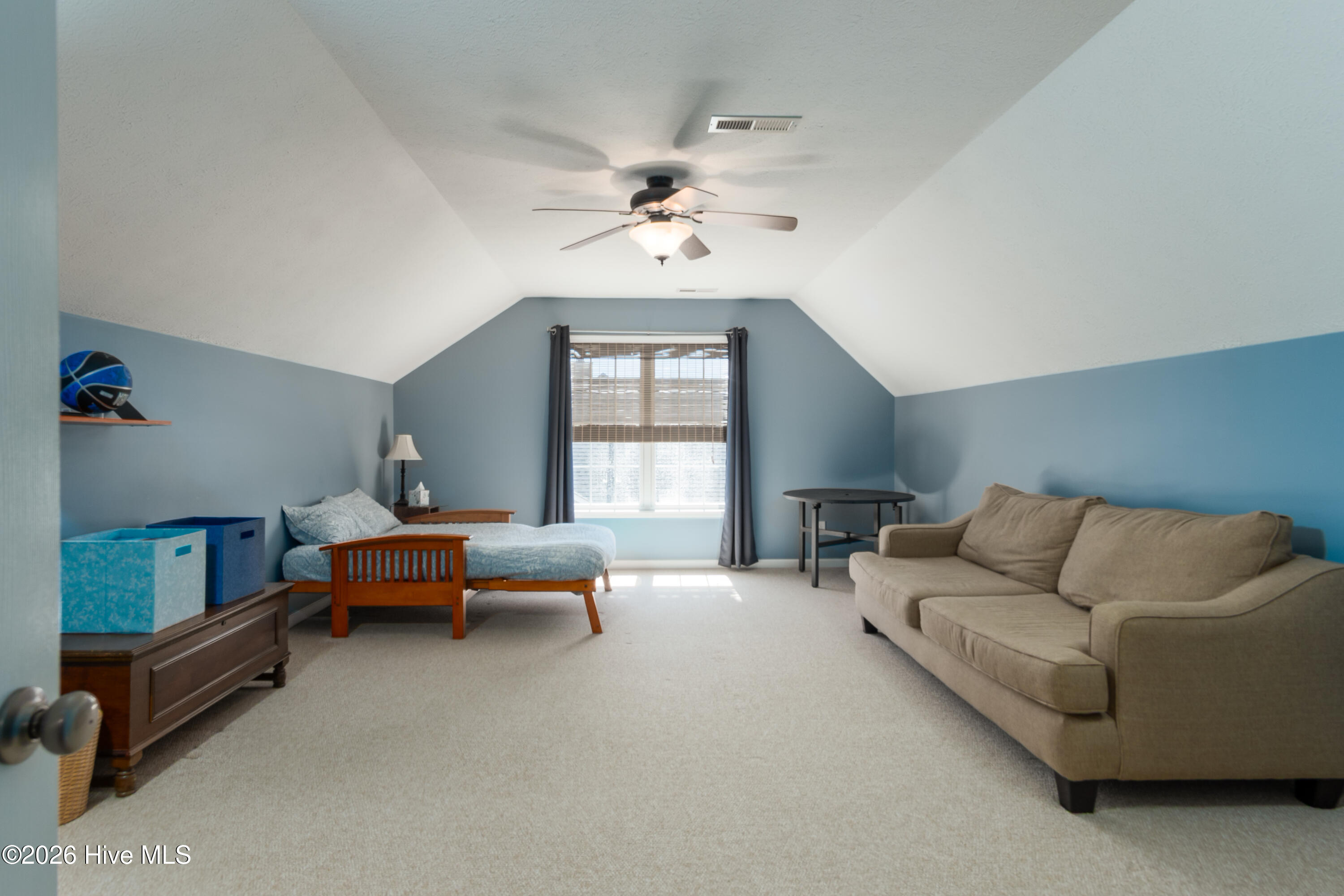 100569797 | Photo 41