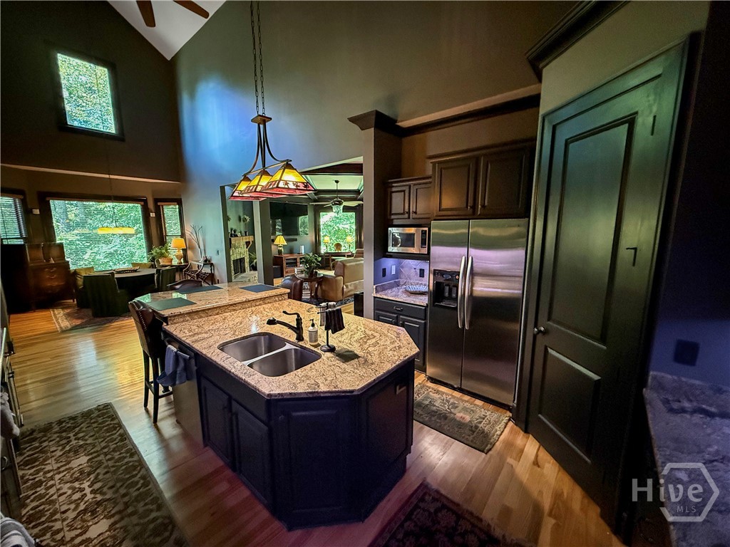 Lots of Room in the Kitchen