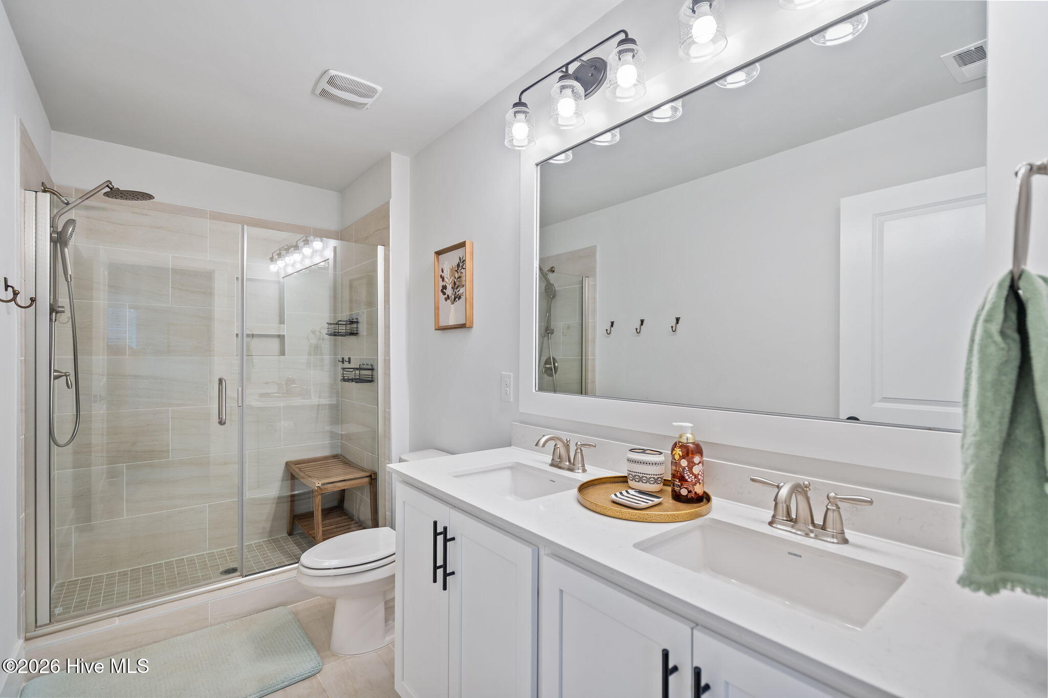 100558026 | Photo 41