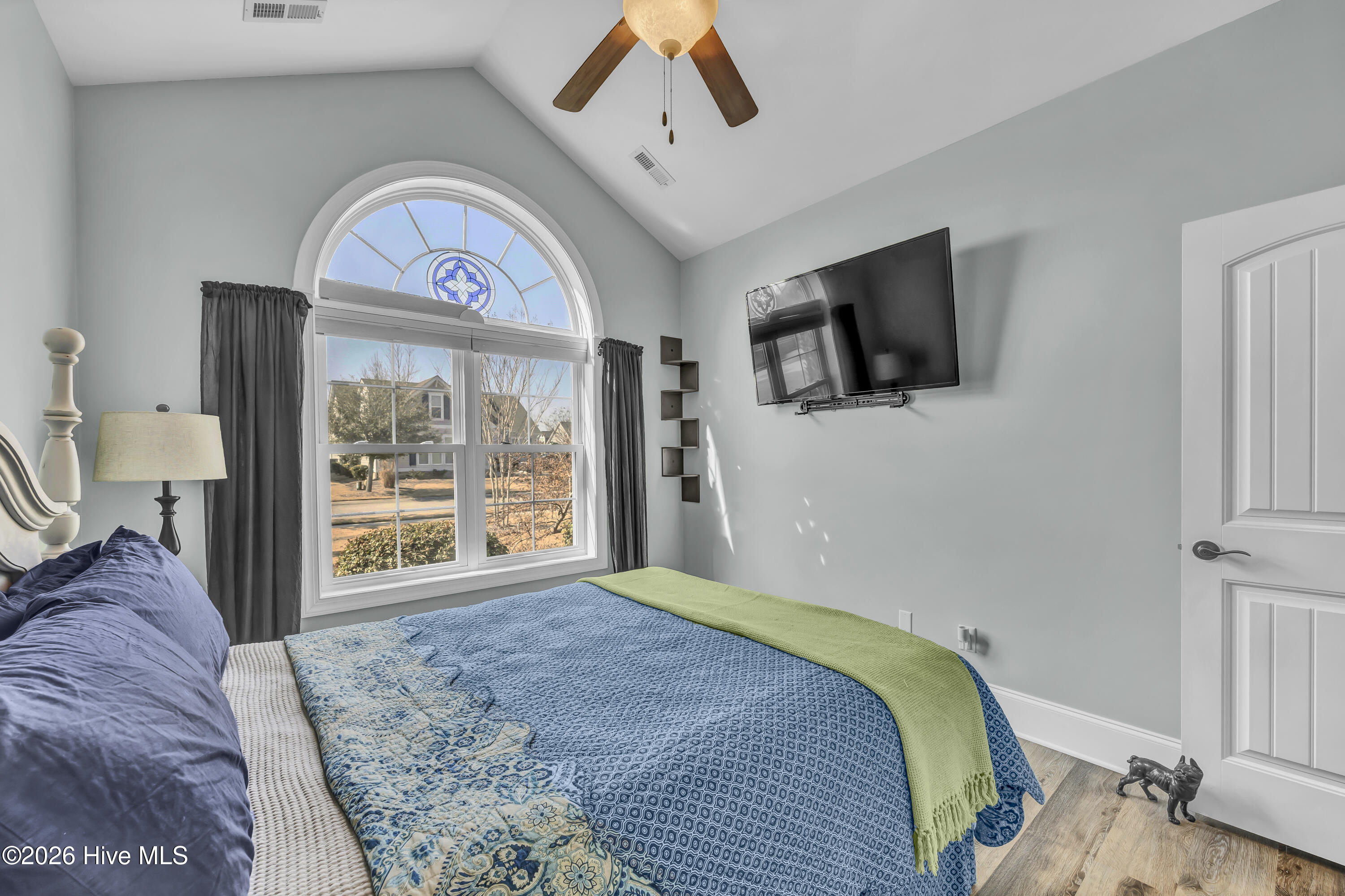 100554141 | Photo 23