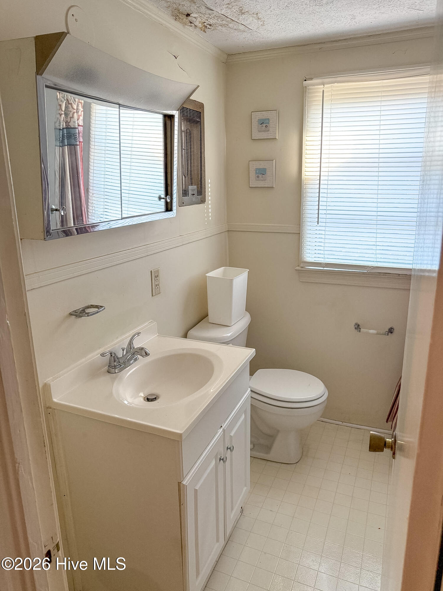 100560688 | Photo 20