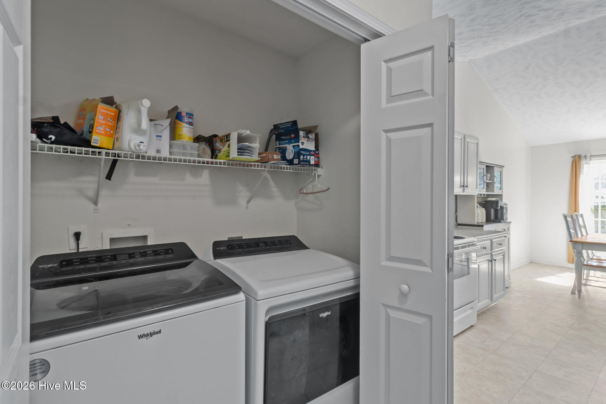 100561399 | Photo 14