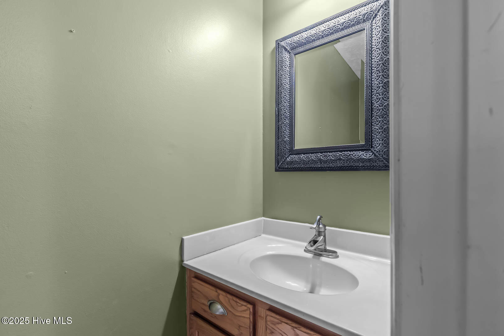 100542148 | Photo 10