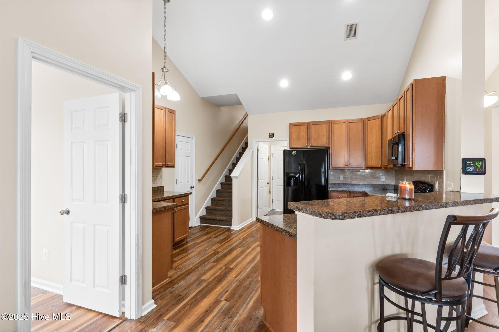 100540486 | Photo 15