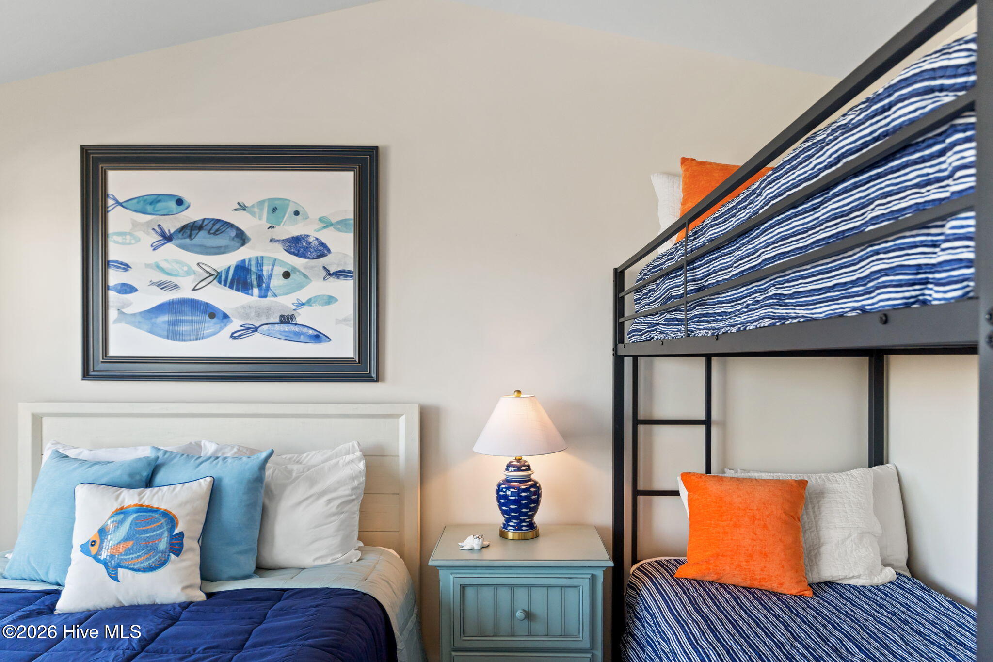 100558886 | Photo 39