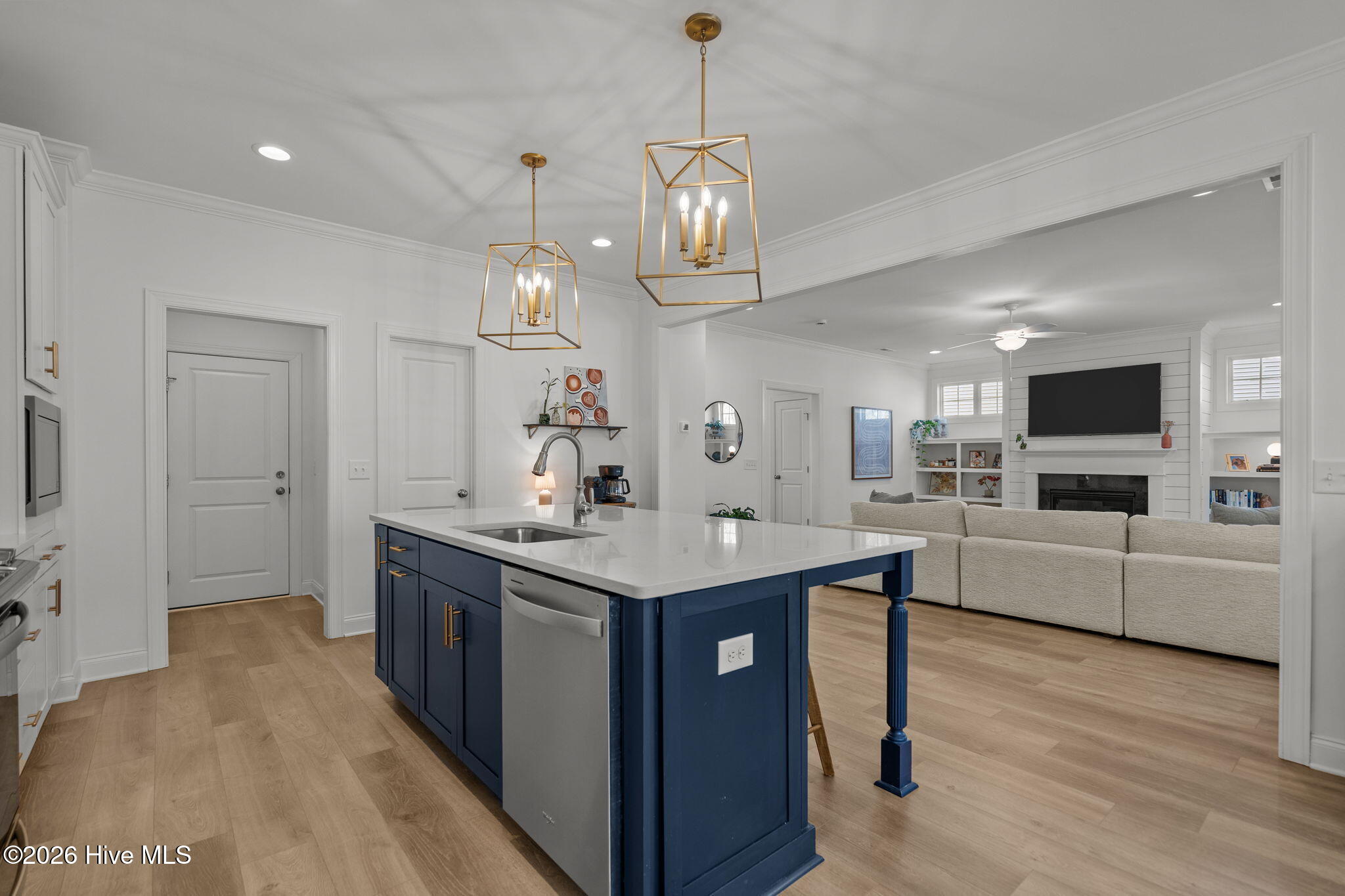 100552740 | Photo 16