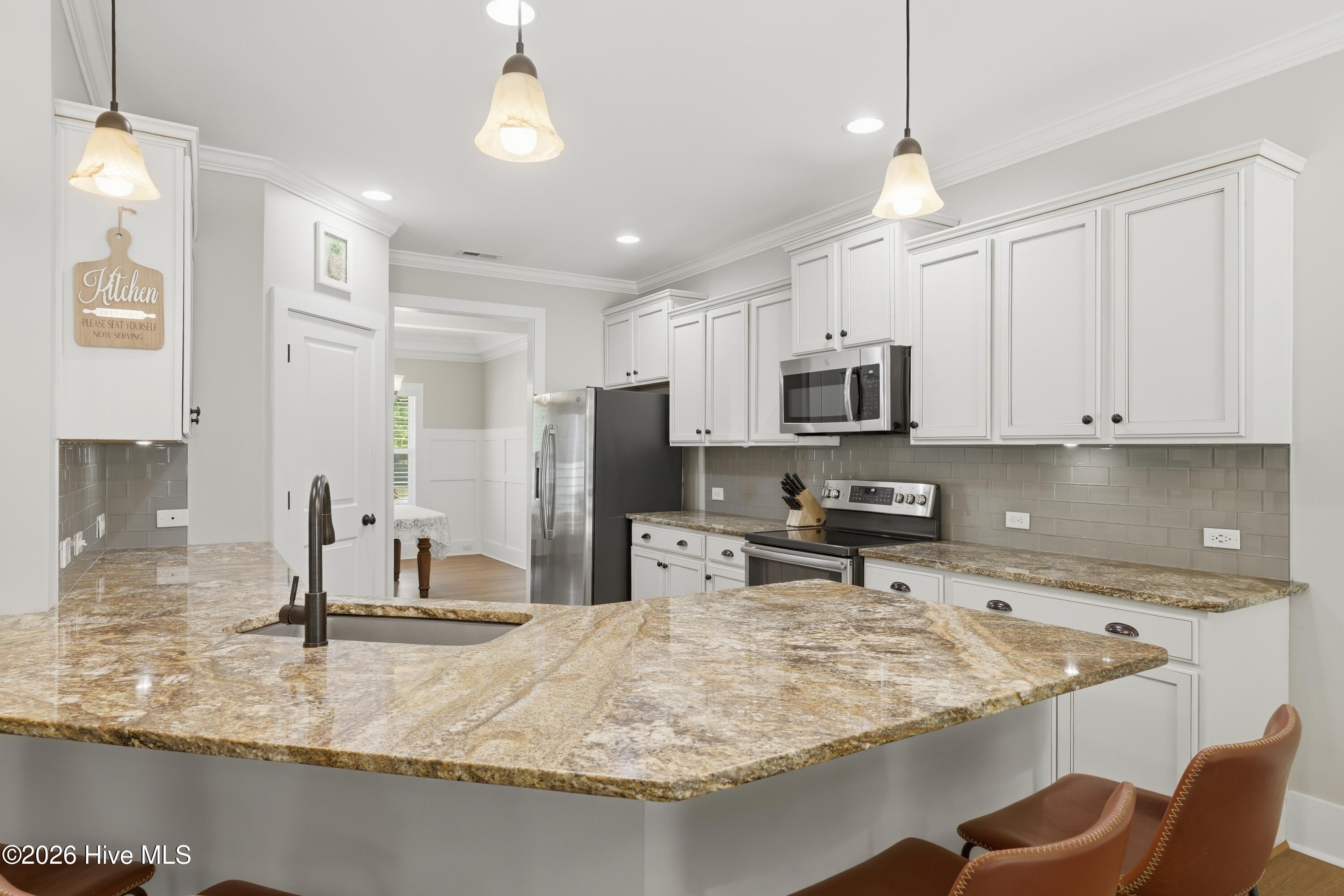 100569472 | Photo 20