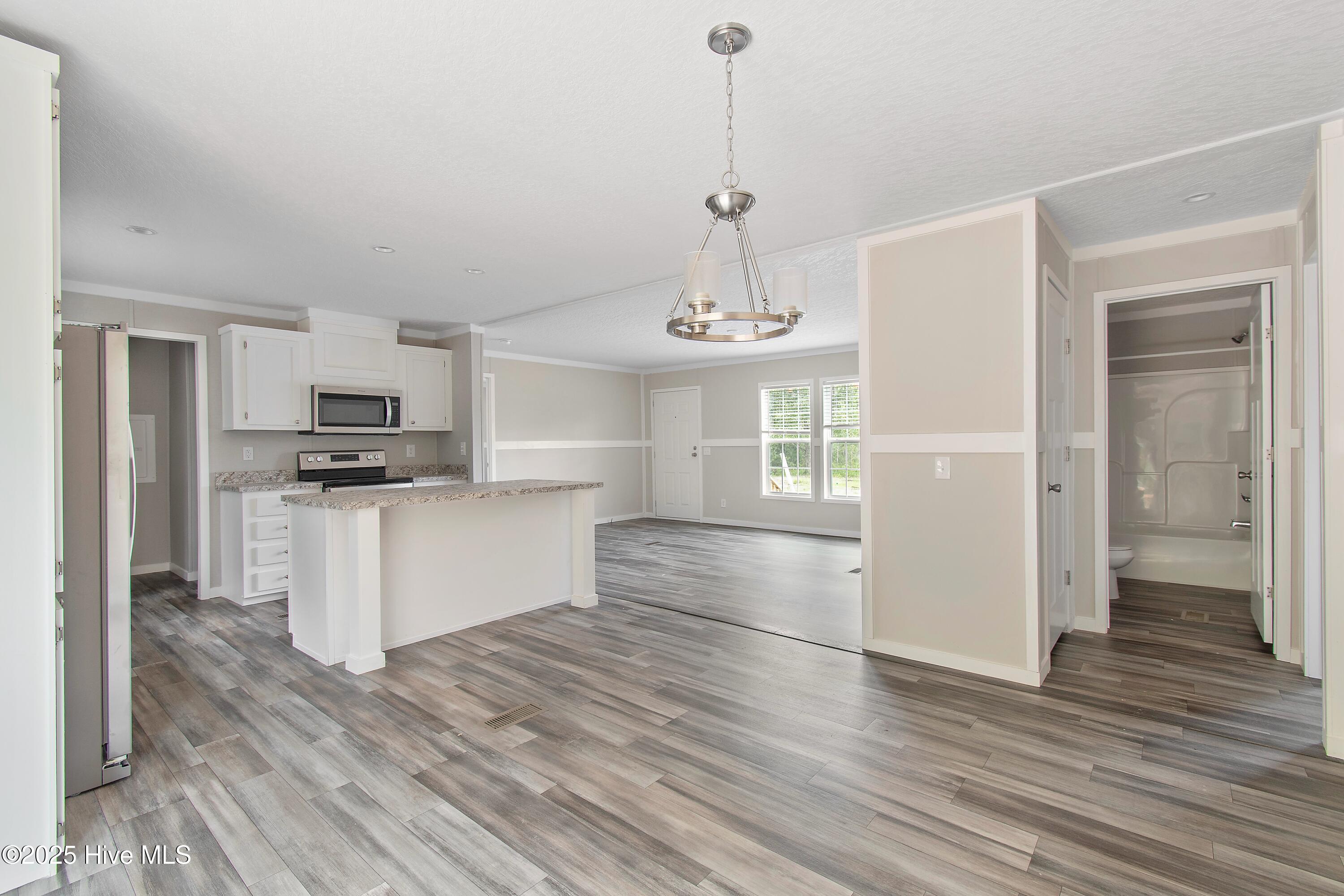 100542017 | Photo 12