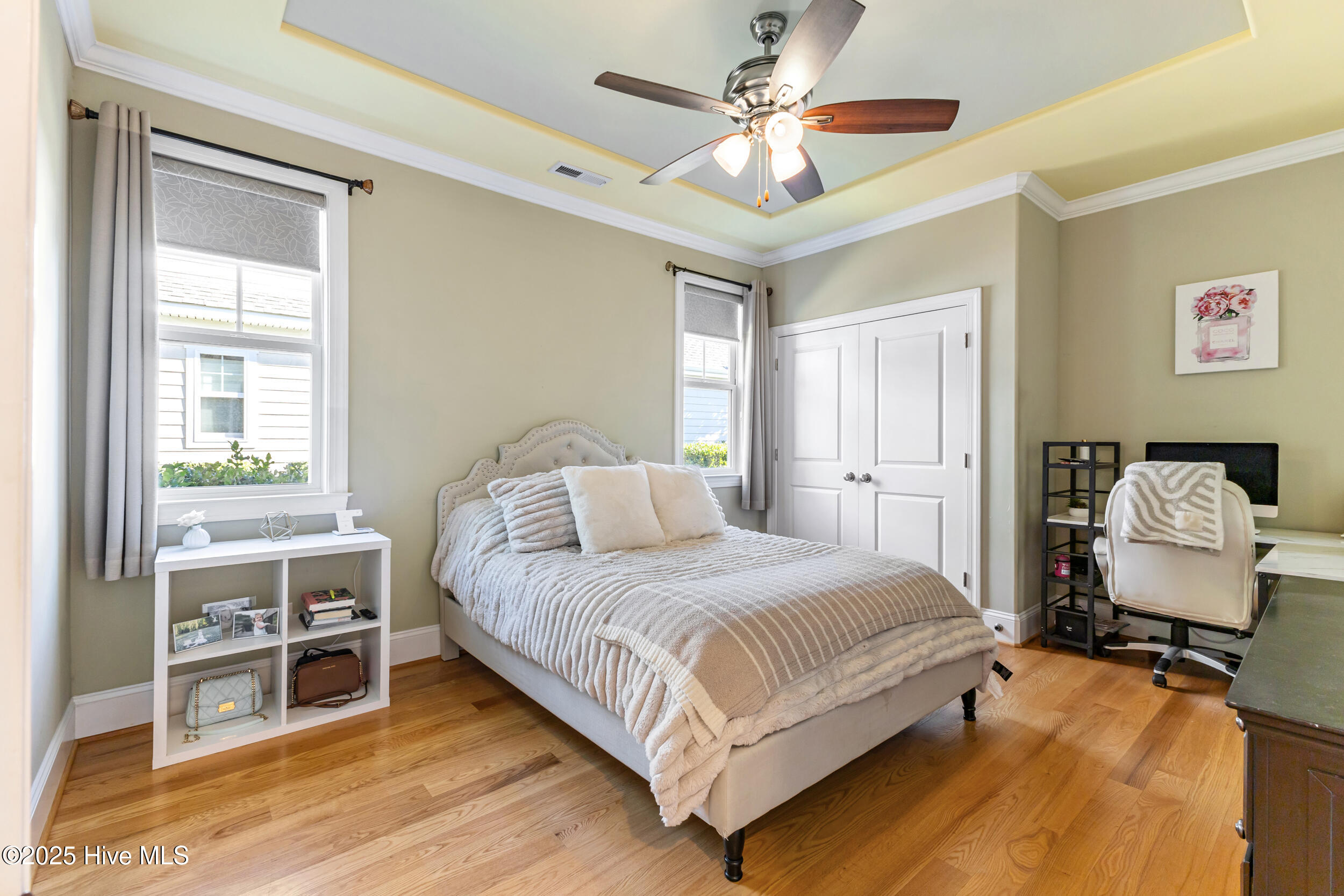 100549327 | Photo 31