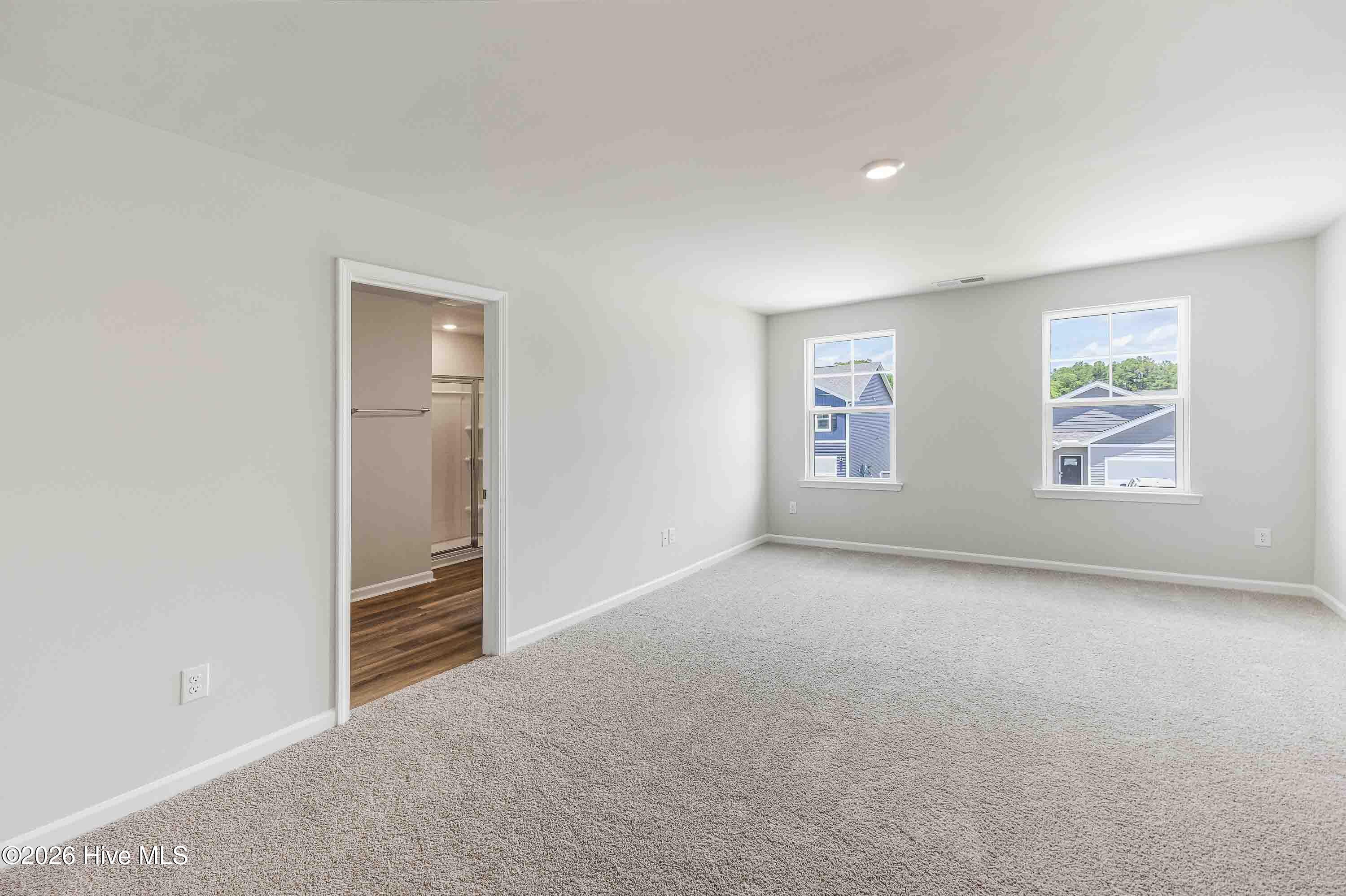 100564191 | Photo 23