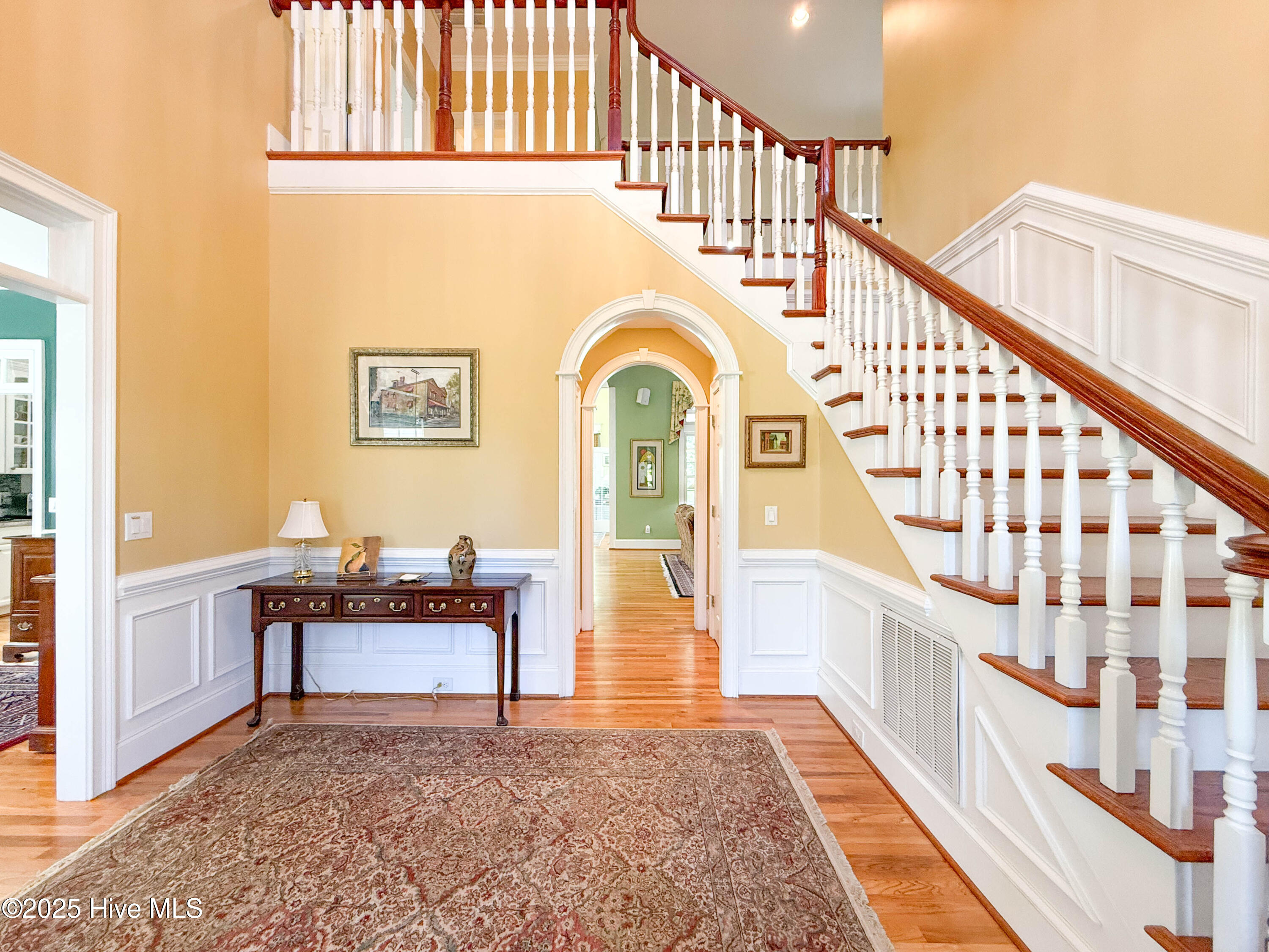 100561292 | Photo 15