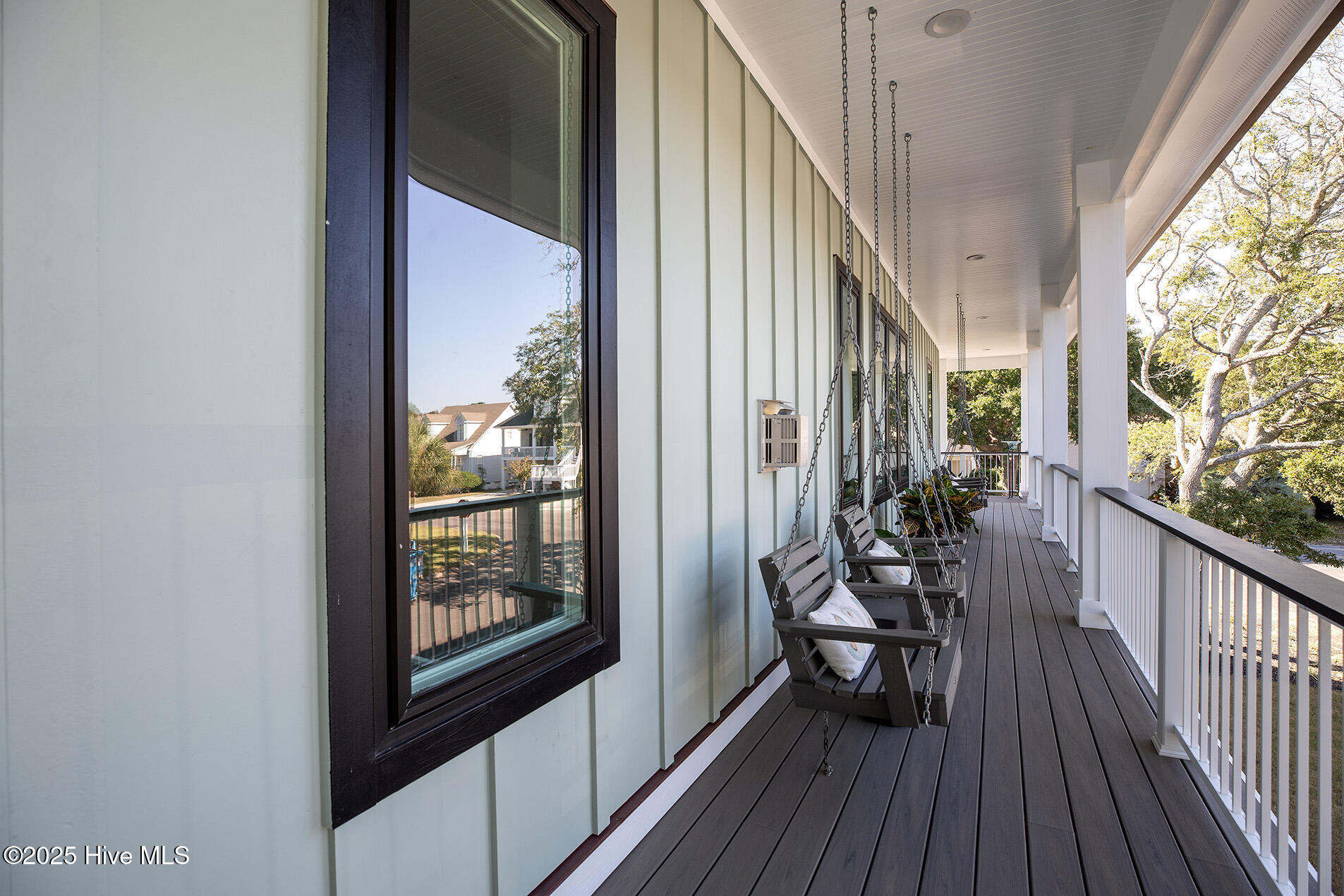 100540813 | Photo 79