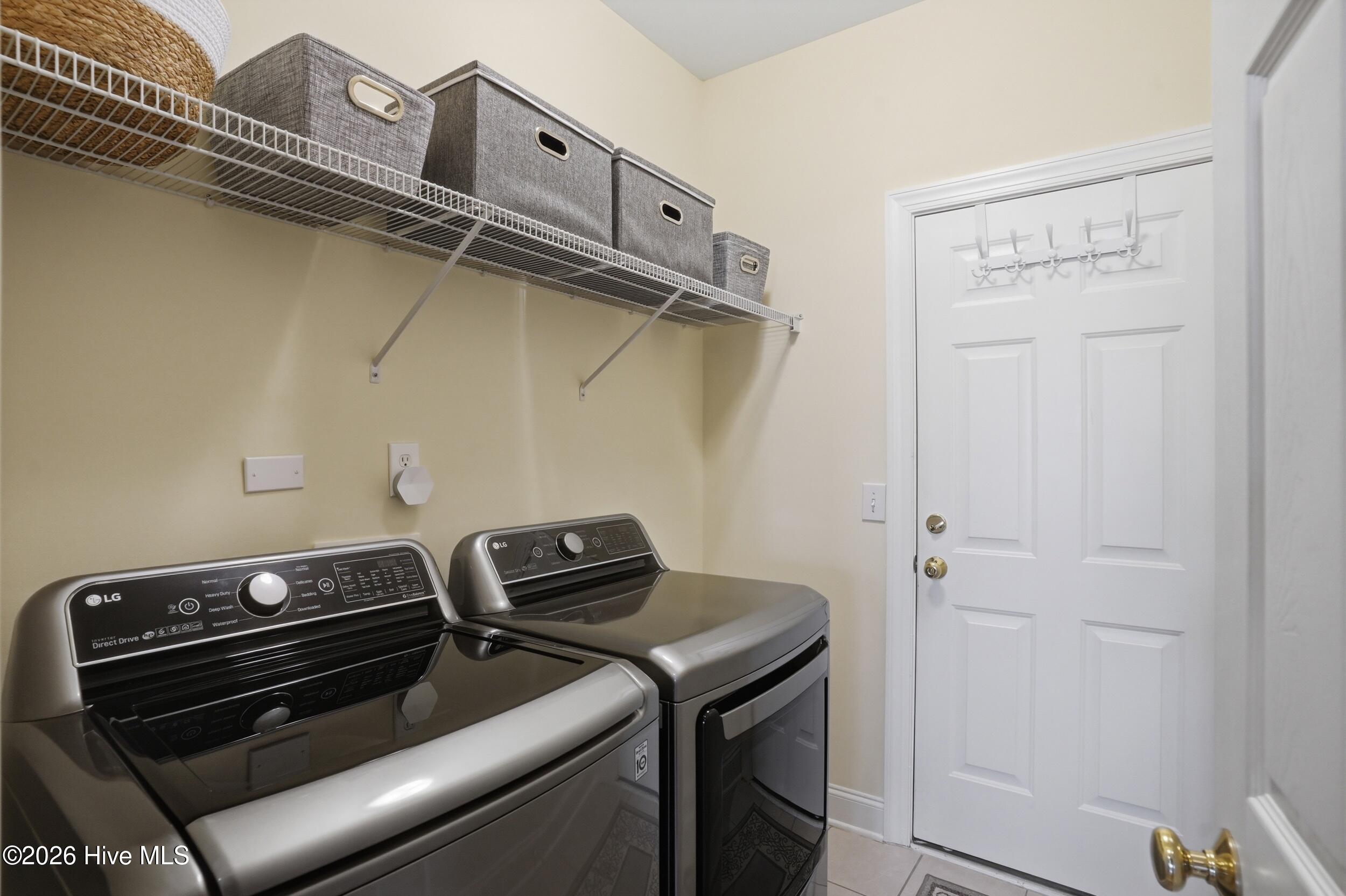 100561149 | Photo 28