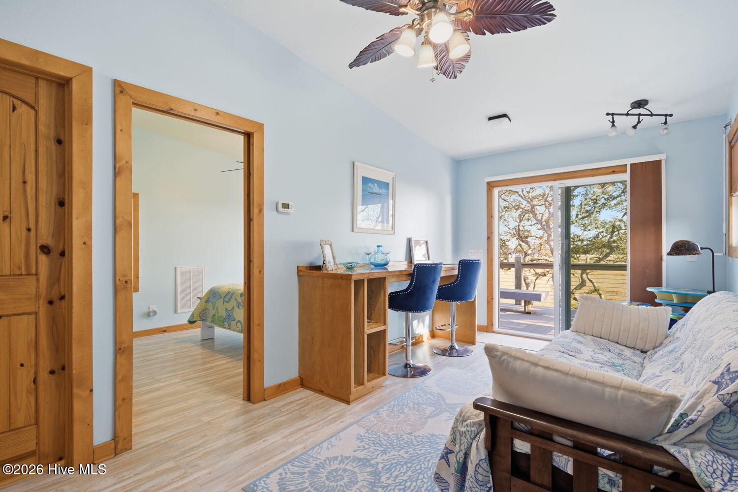 100555679 | Photo 42