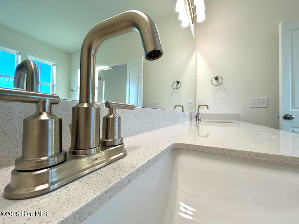 100510089 | Photo 82