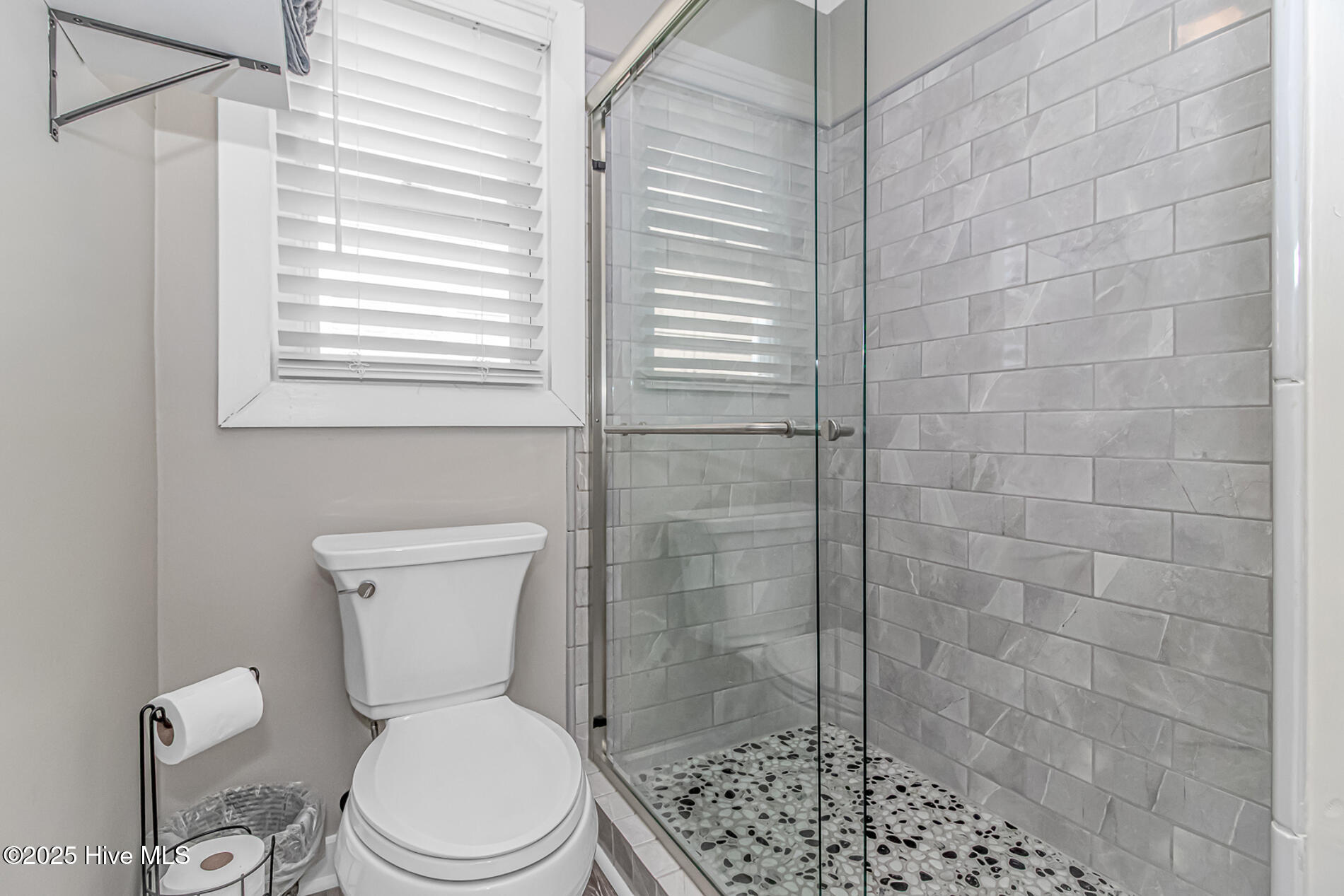 100547070 | Photo 17