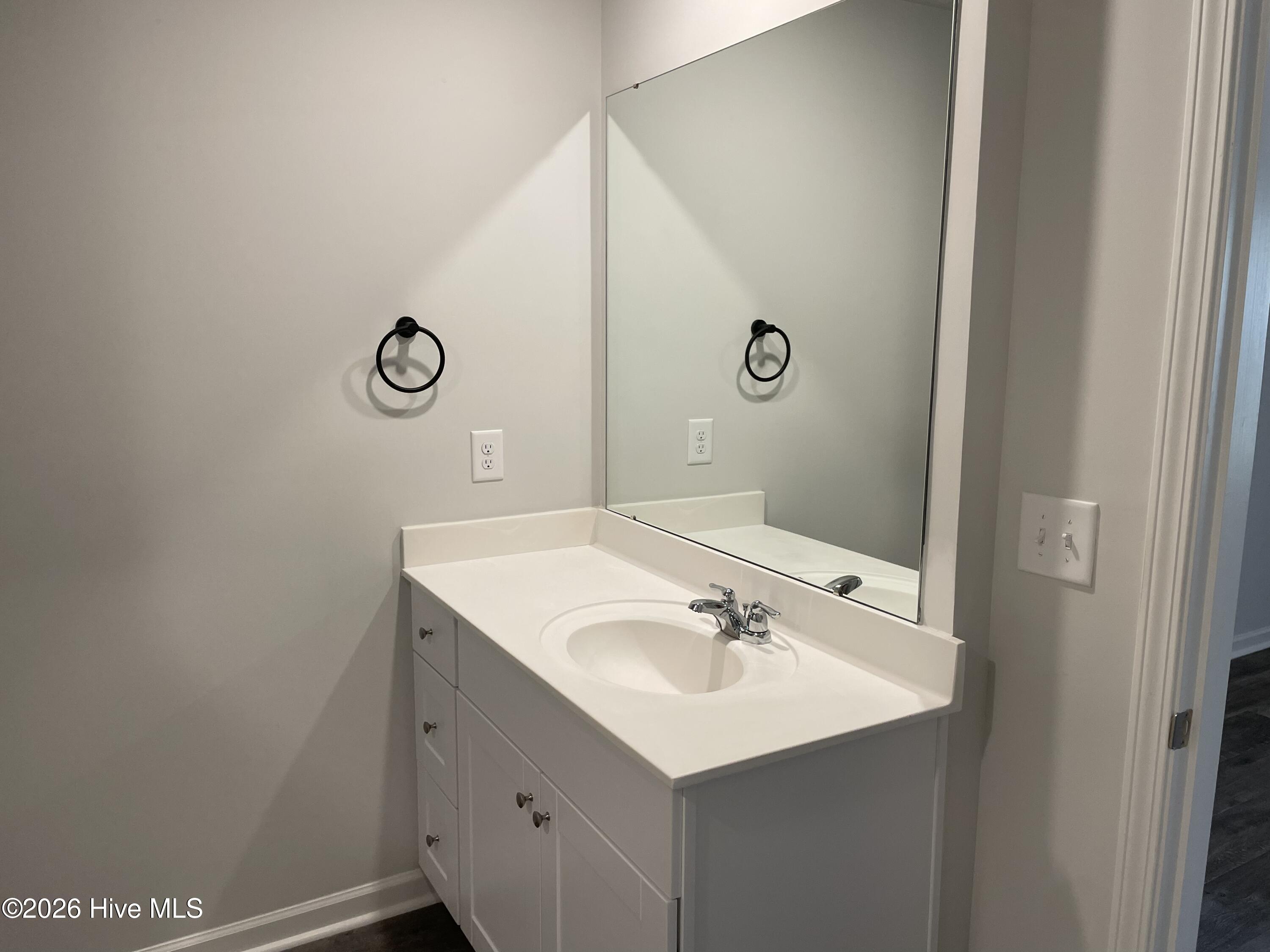 100560586 | Photo 28