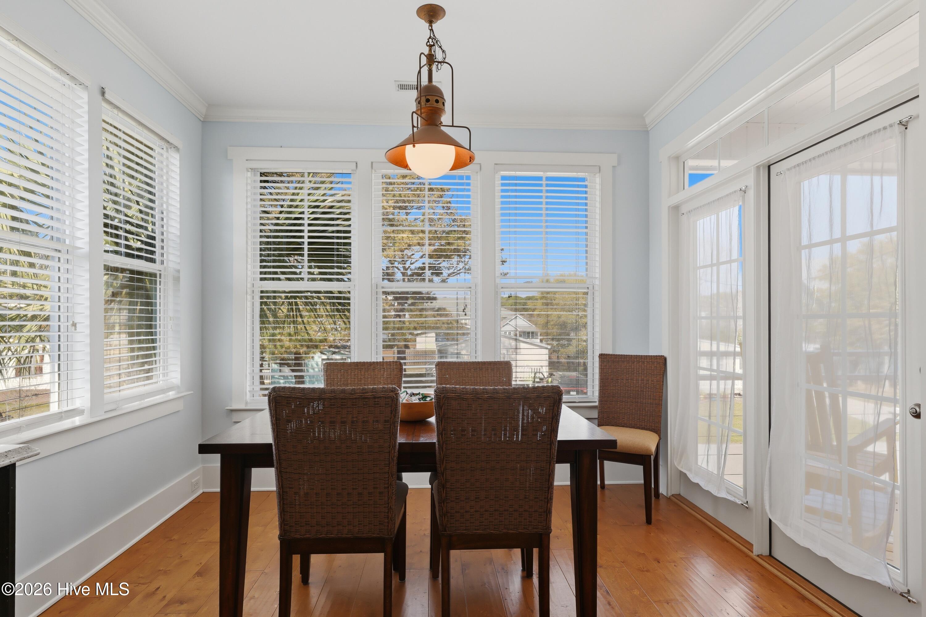 100564294 | Photo 31