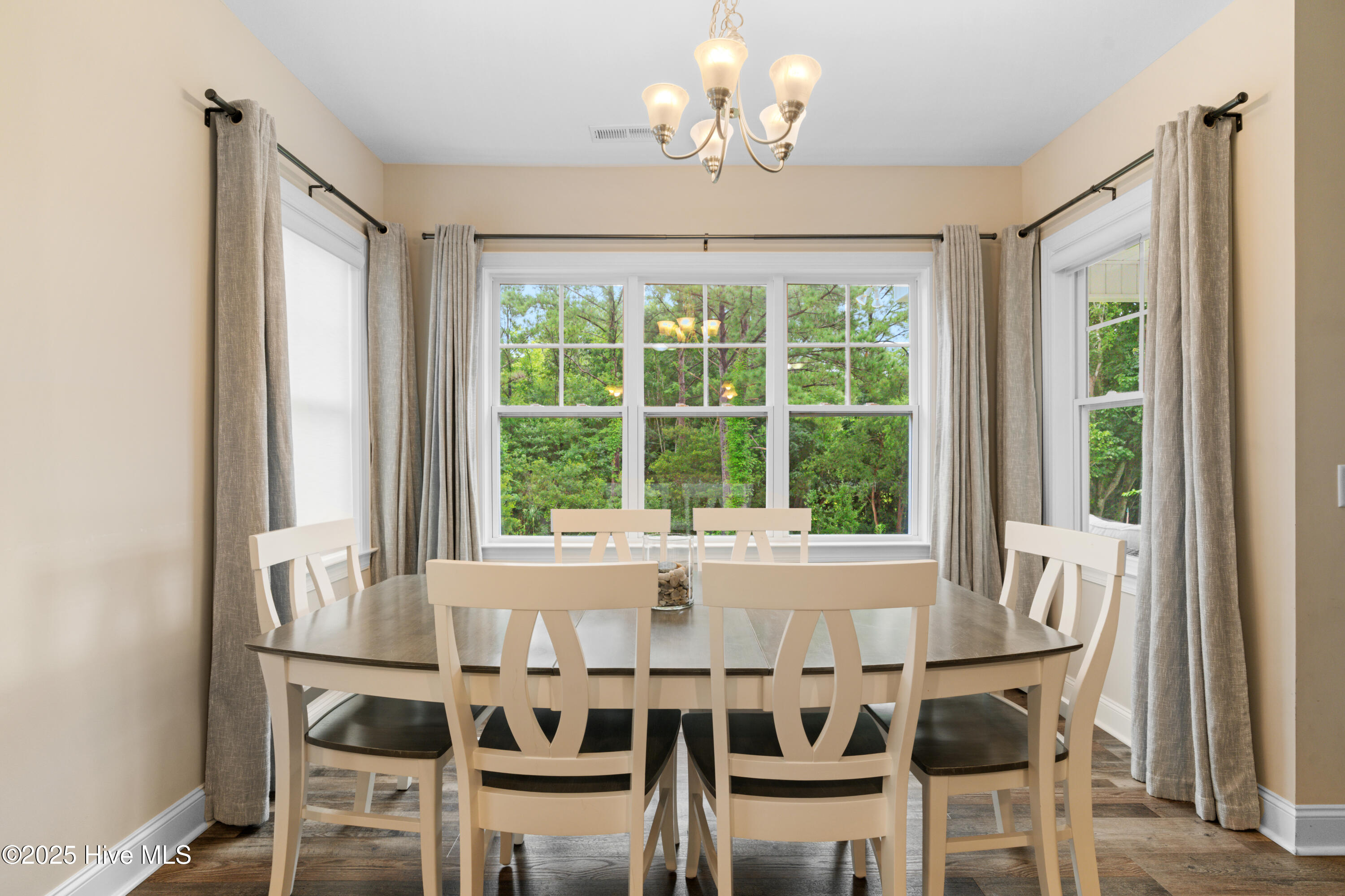 100518721 | Photo 22